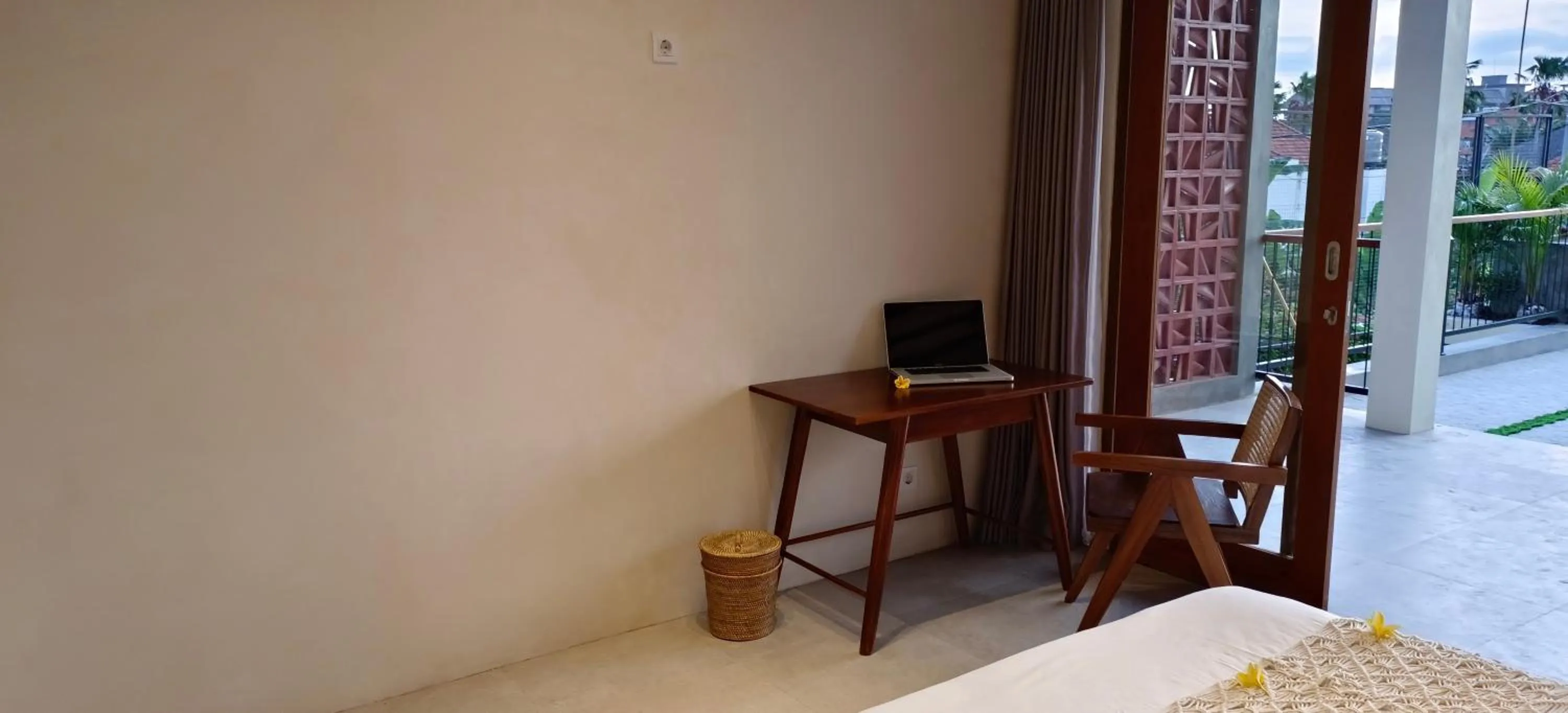 hair dresser in FULLMOON CANGGU Nelayan