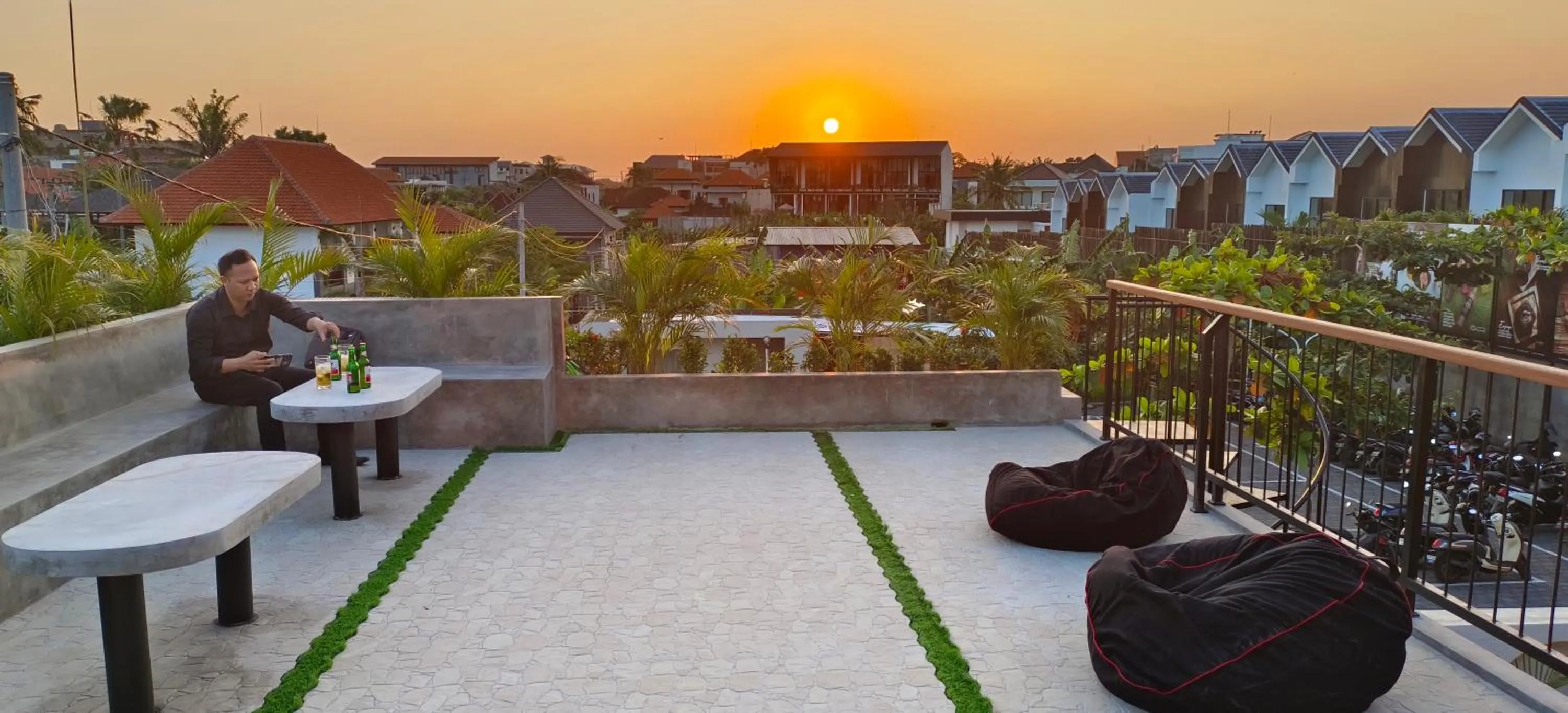 FULLMOON CANGGU Nelayan