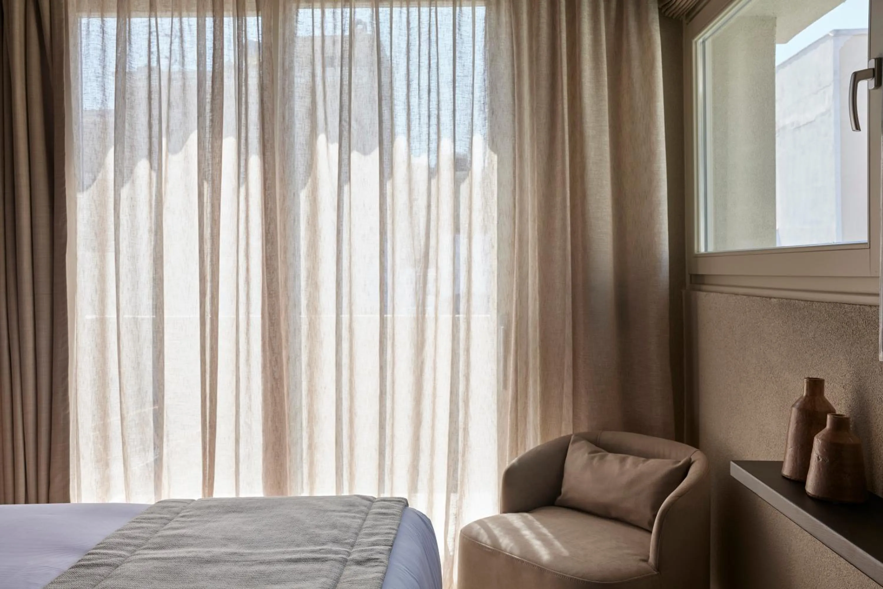 Bed in Alaso Design Suites