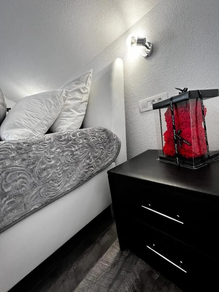 Bed in Luxury Apartment Megy