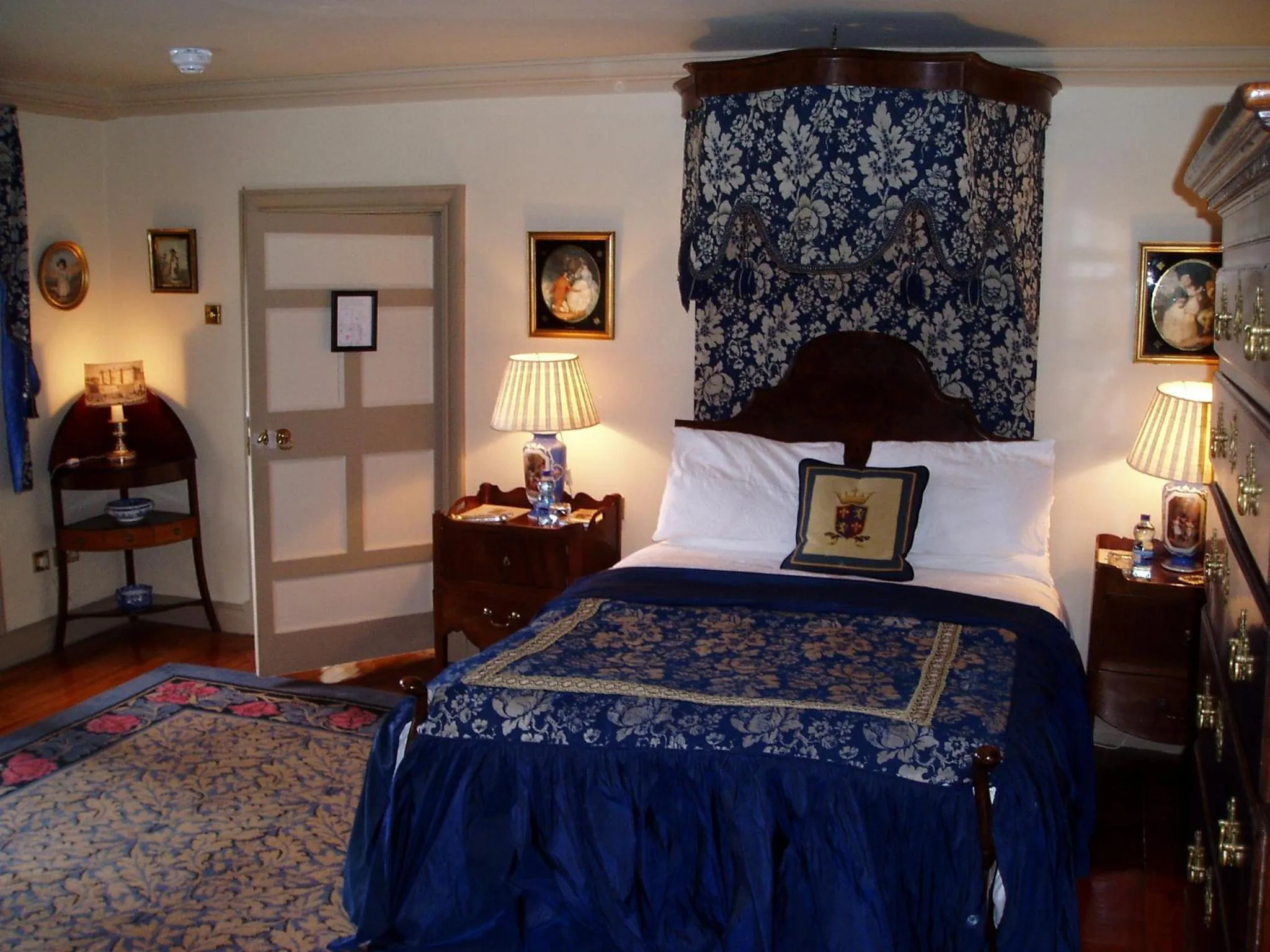 Bedroom, Bed in Collon House