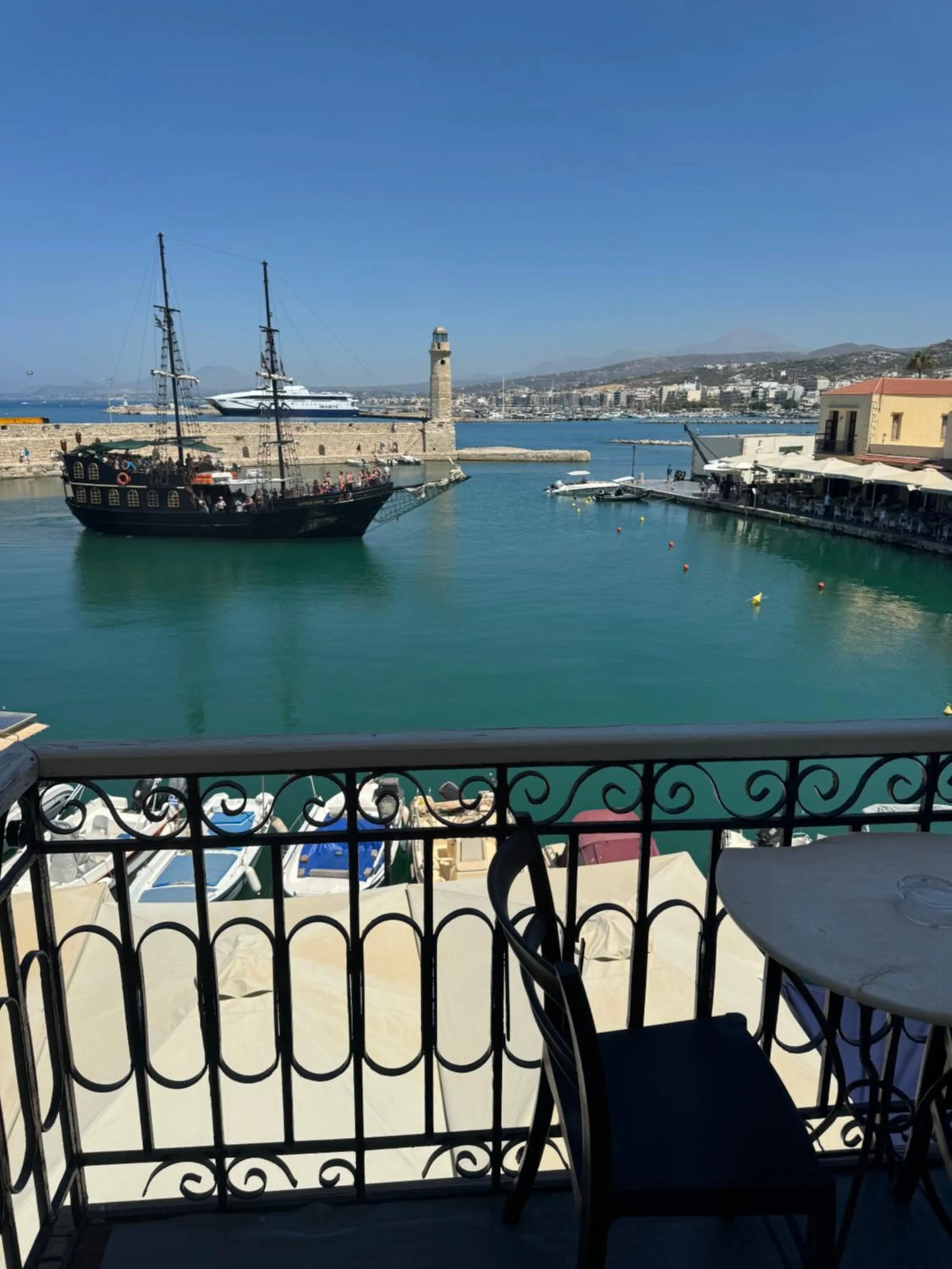 Porto Enetiko Suites