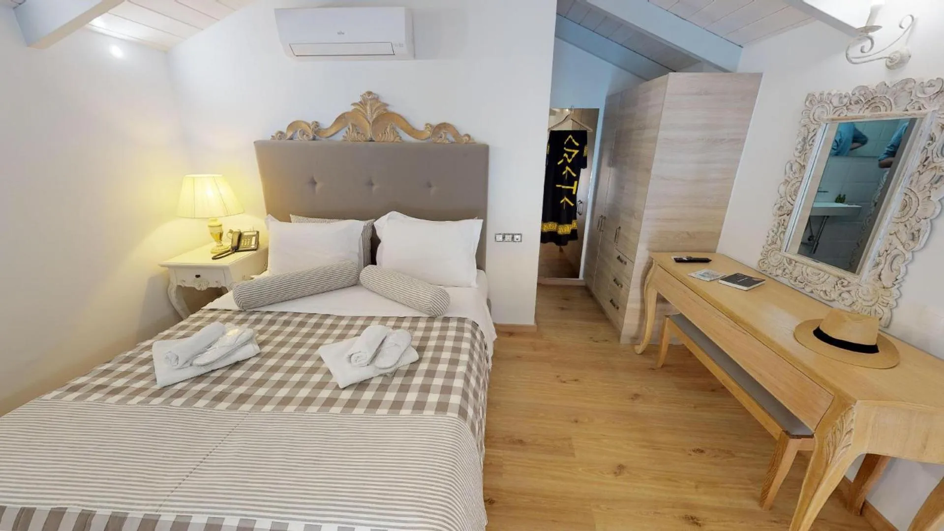 Bed in Porto Enetiko Suites