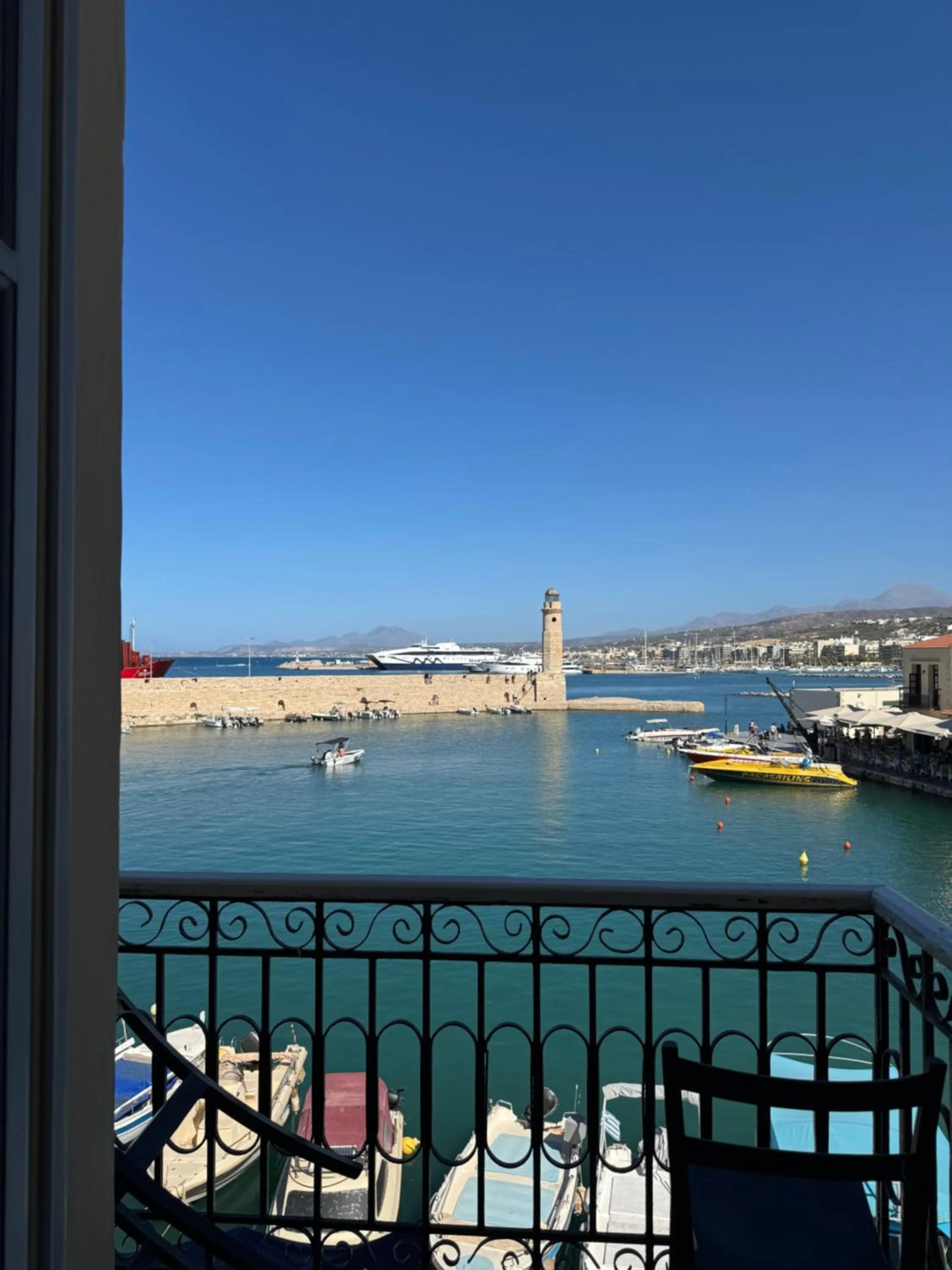 Porto Enetiko Suites