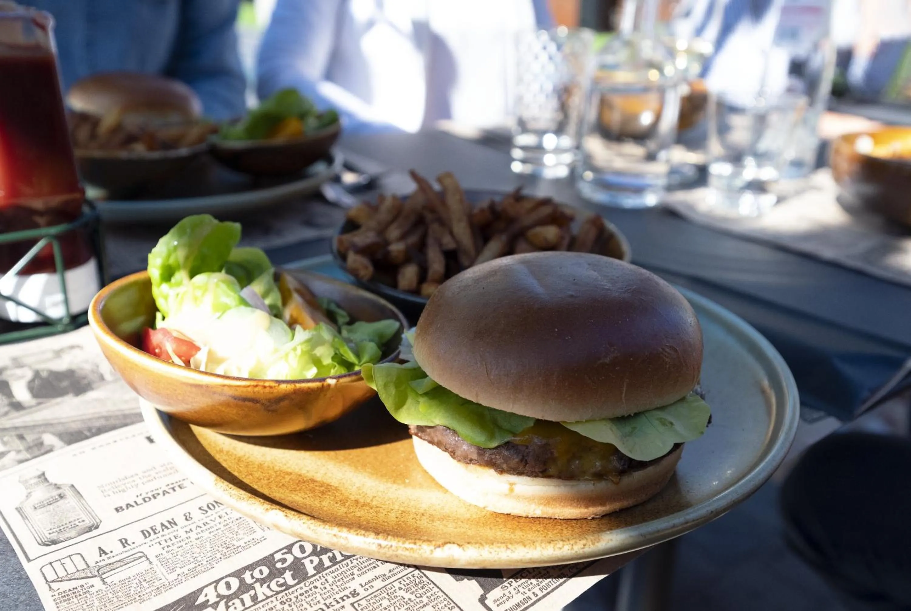 Restaurant/places to eat in Le Presbytère de Sautour