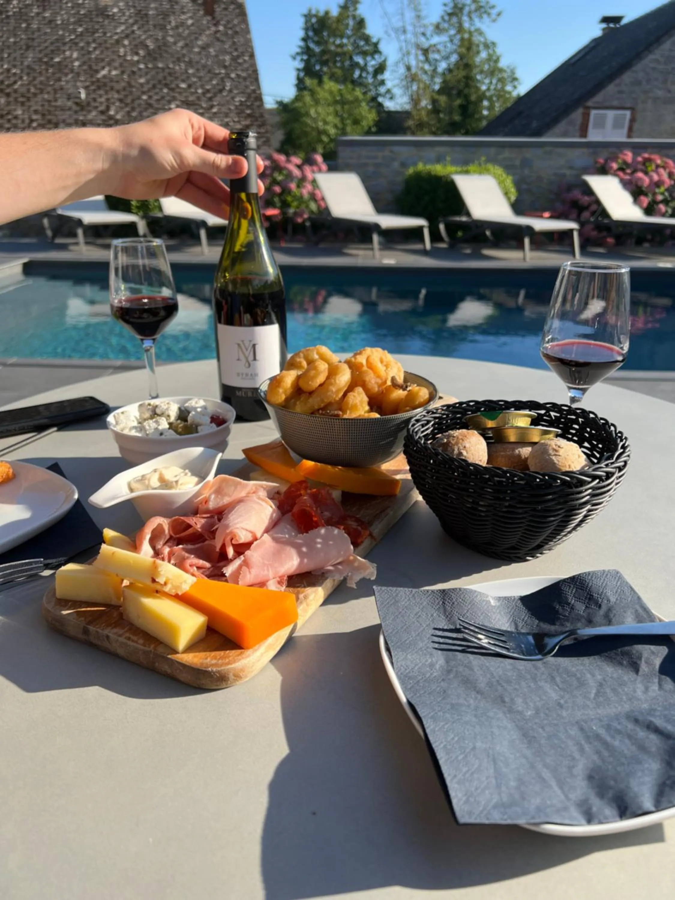 Patio in Le Presbytère de Sautour