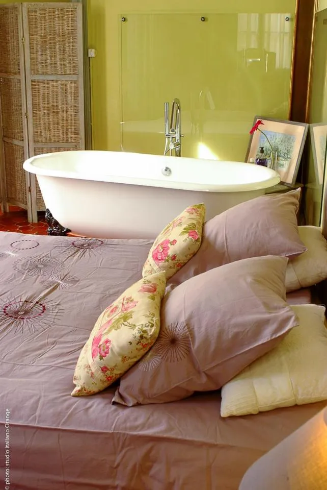 Bed in La Petite Saunerie