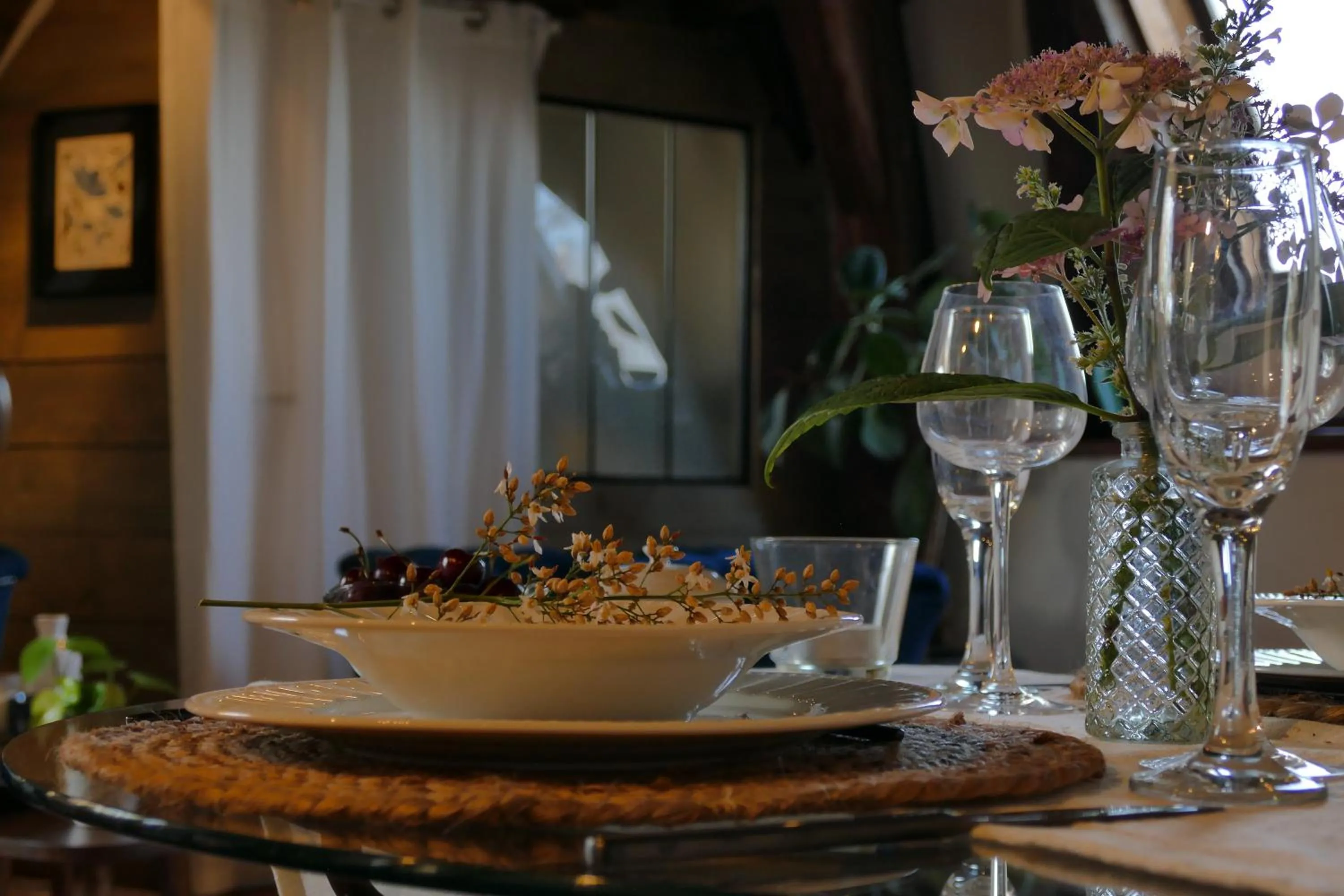 Dining area in Suite Toussaint - Calme & Authentique