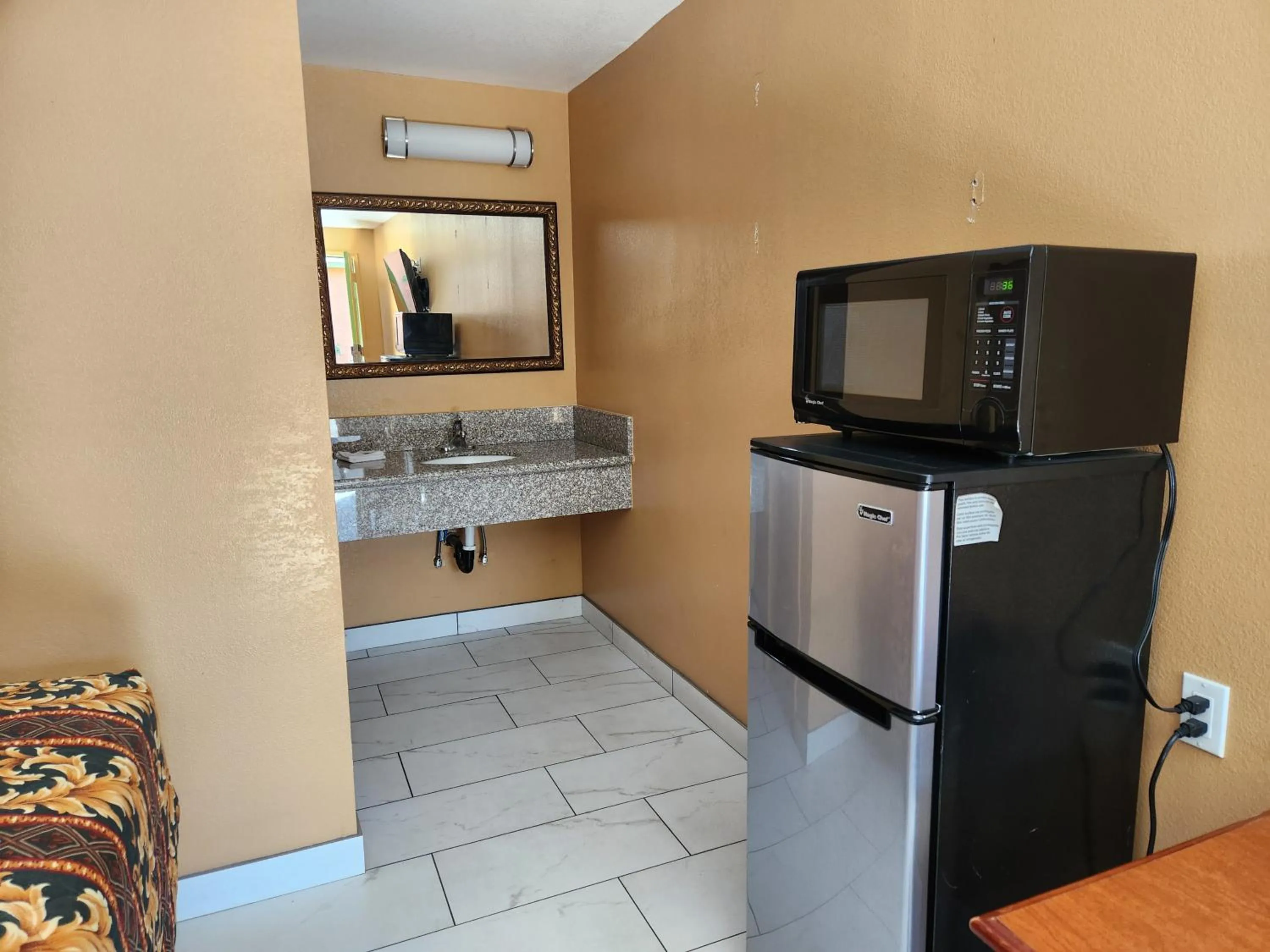 Two Palms Motel