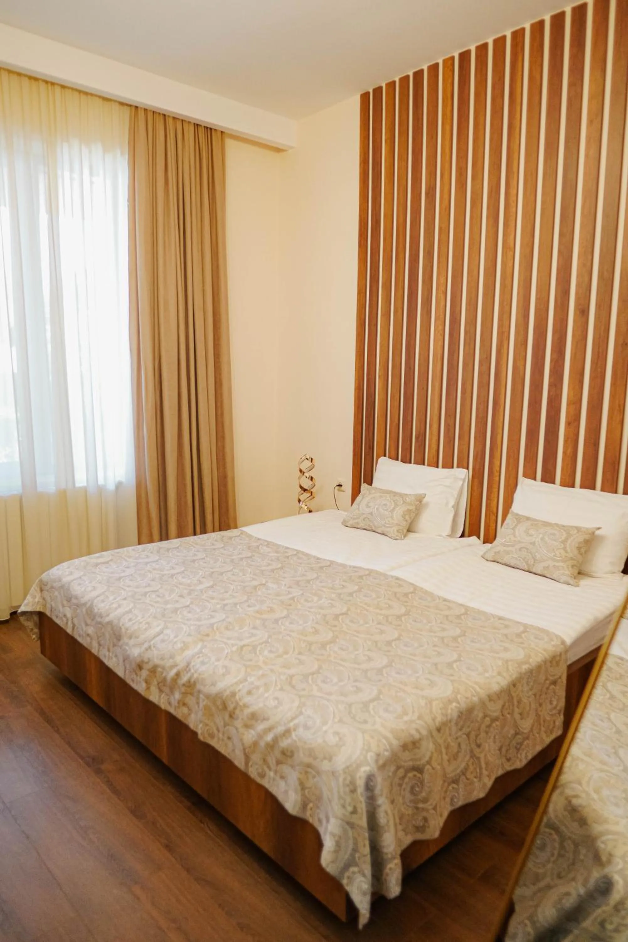 Photo of the whole room, Bed in Kera Rooms