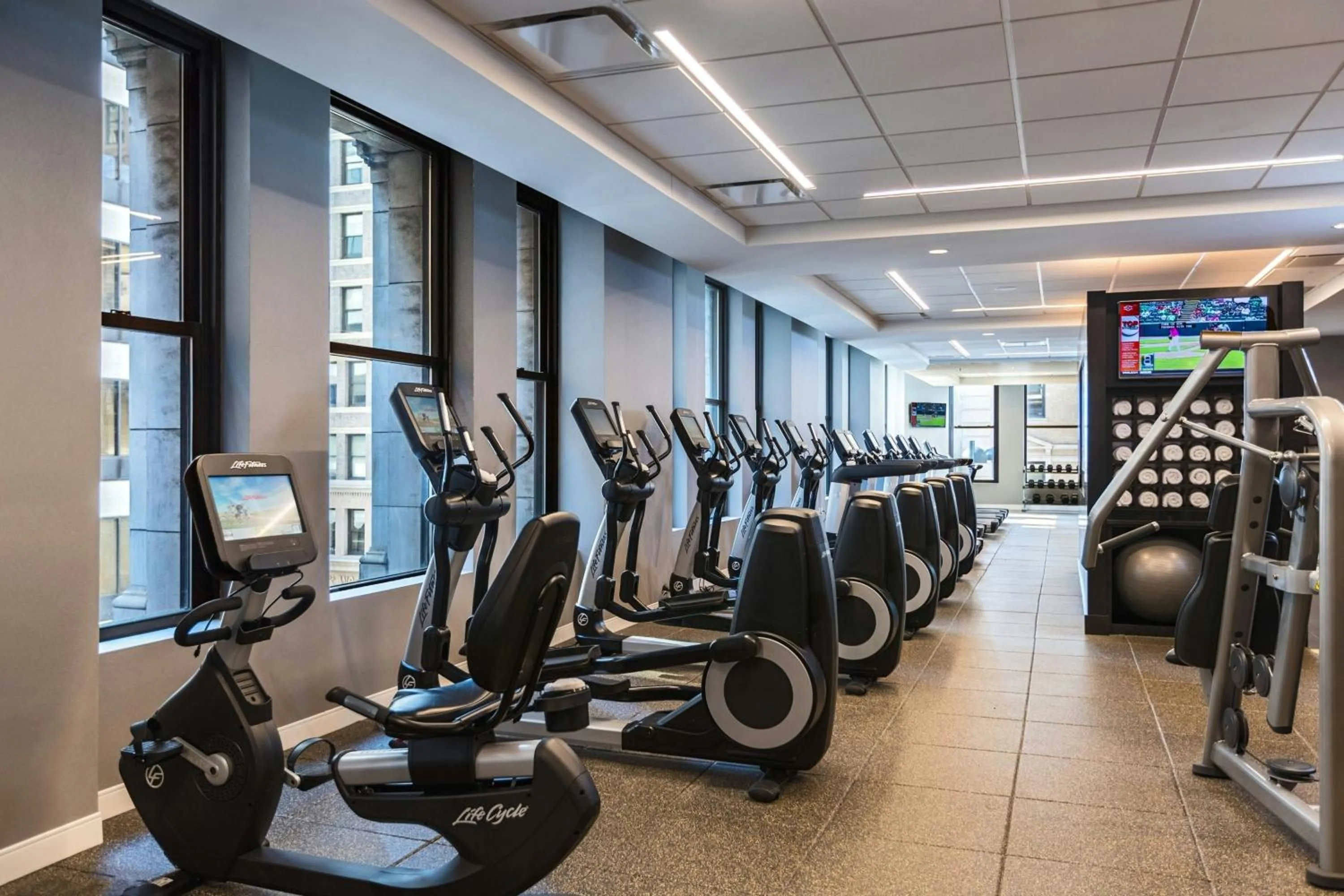 Fitness centre/facilities in Renaissance Cincinnati Downtown Hotel