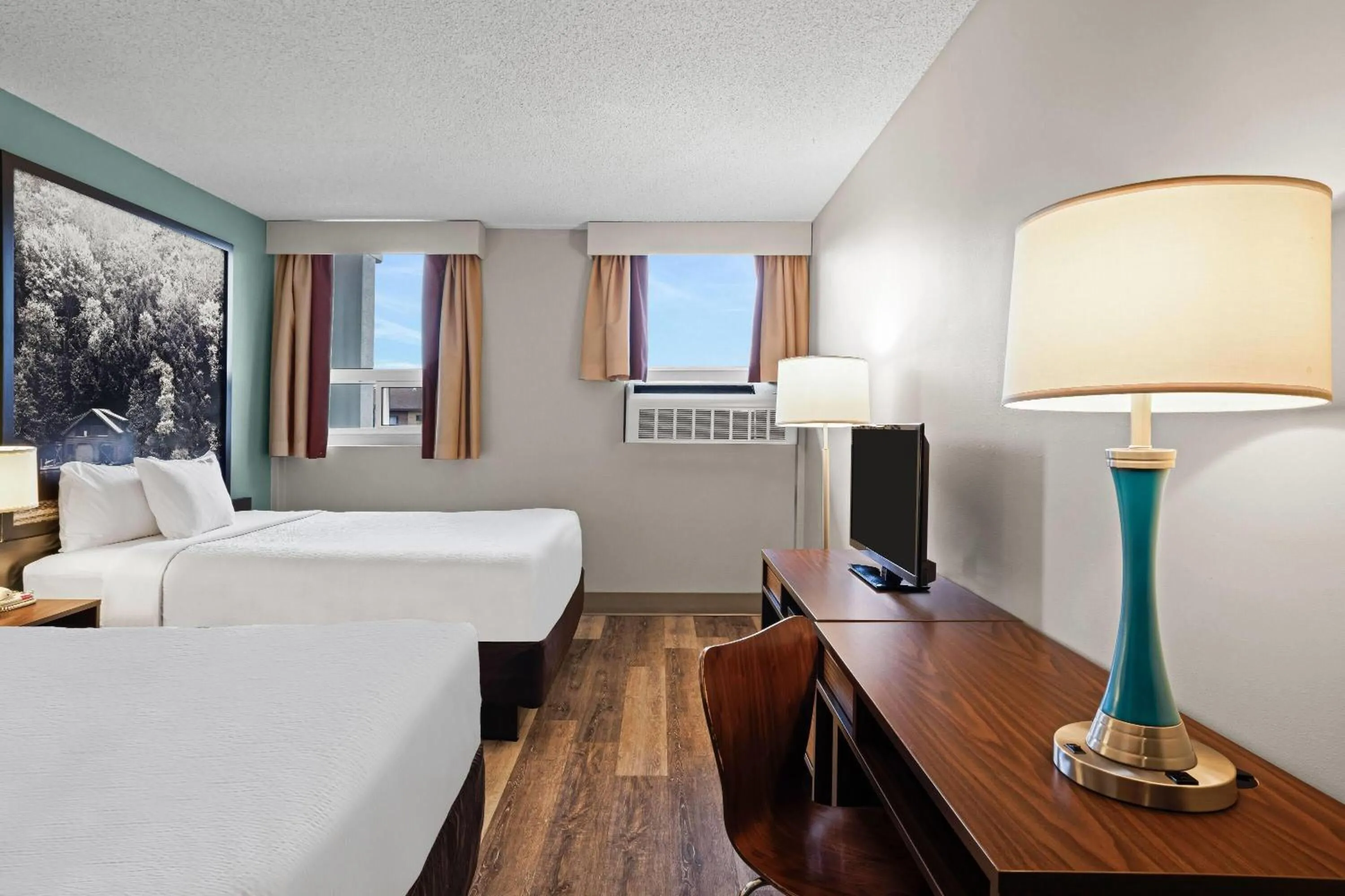 Bed in Super 8 by Wyndham Thunder Bay