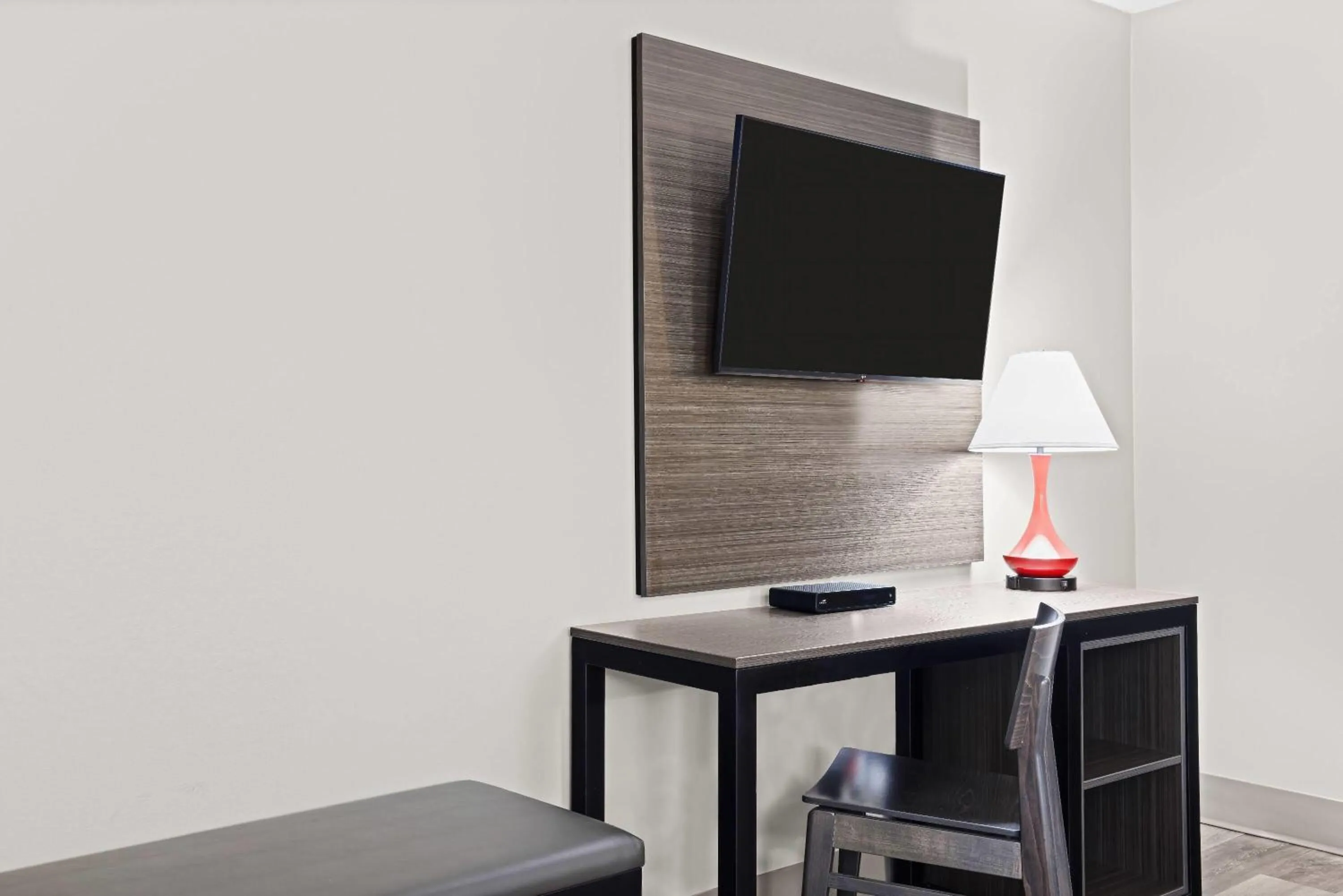 Photo of the whole room in Super 8 by Wyndham Thunder Bay