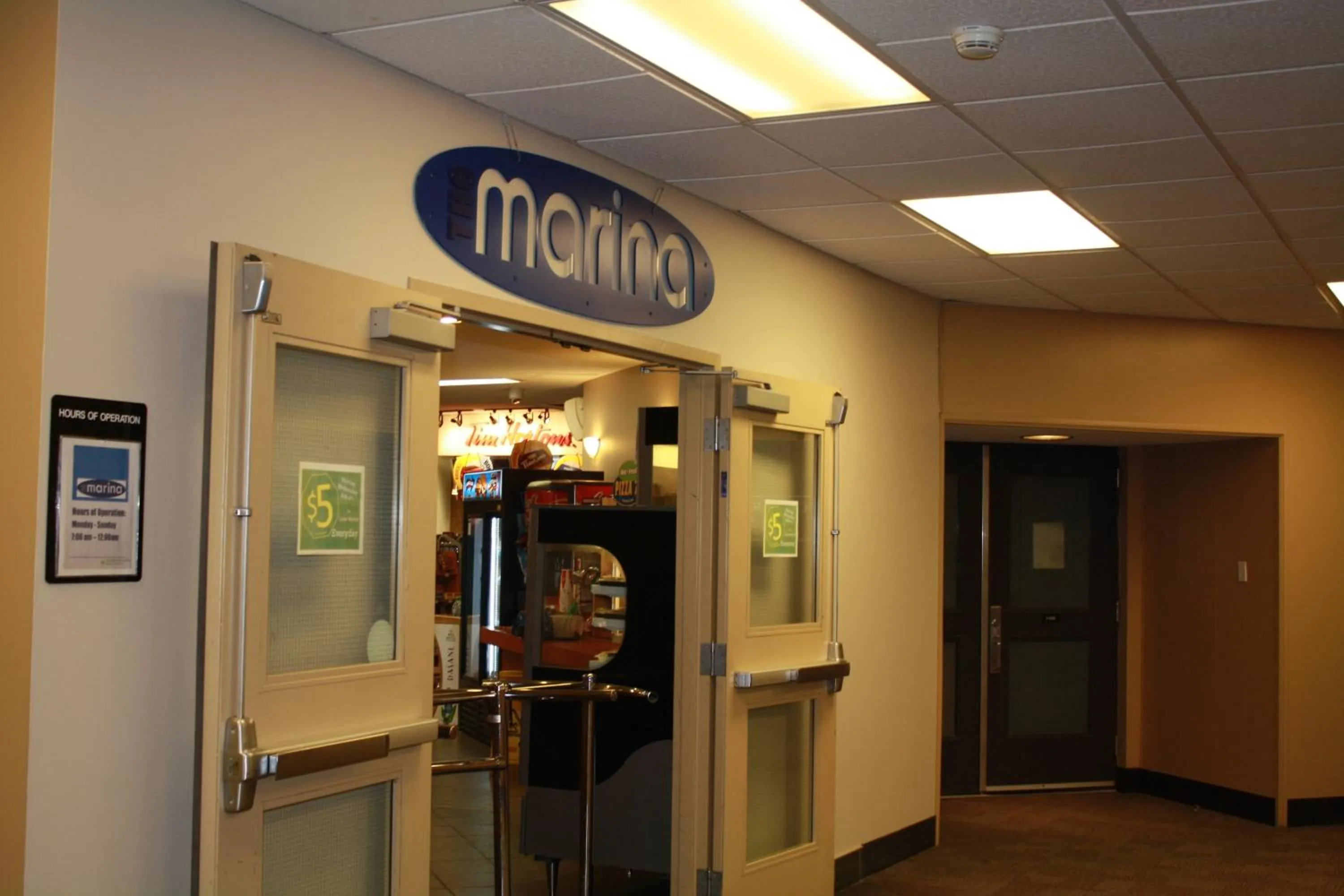 Restaurant/places to eat in University of Alberta - Hotel