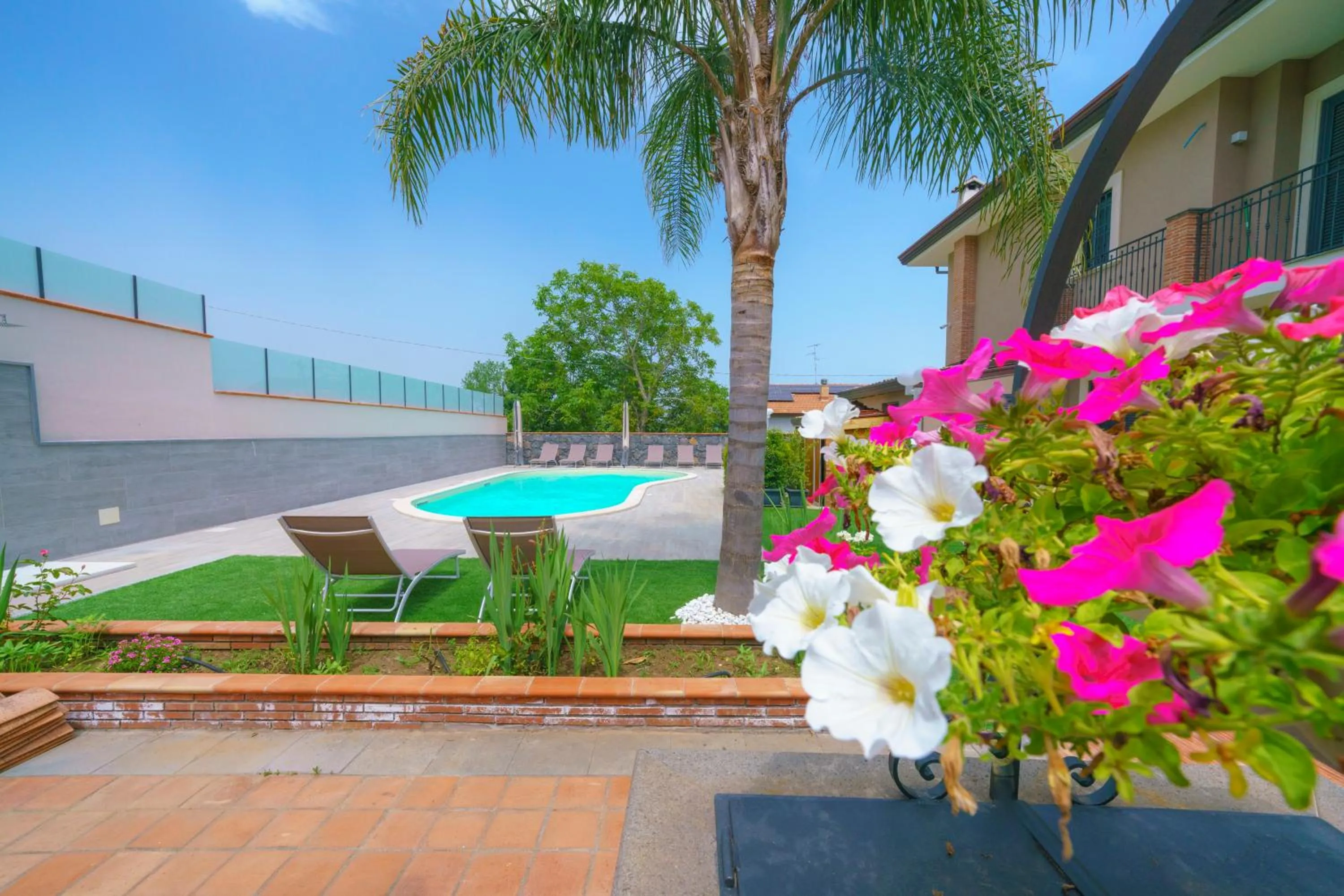 Pool view in Bedda Mia Etna House B&B