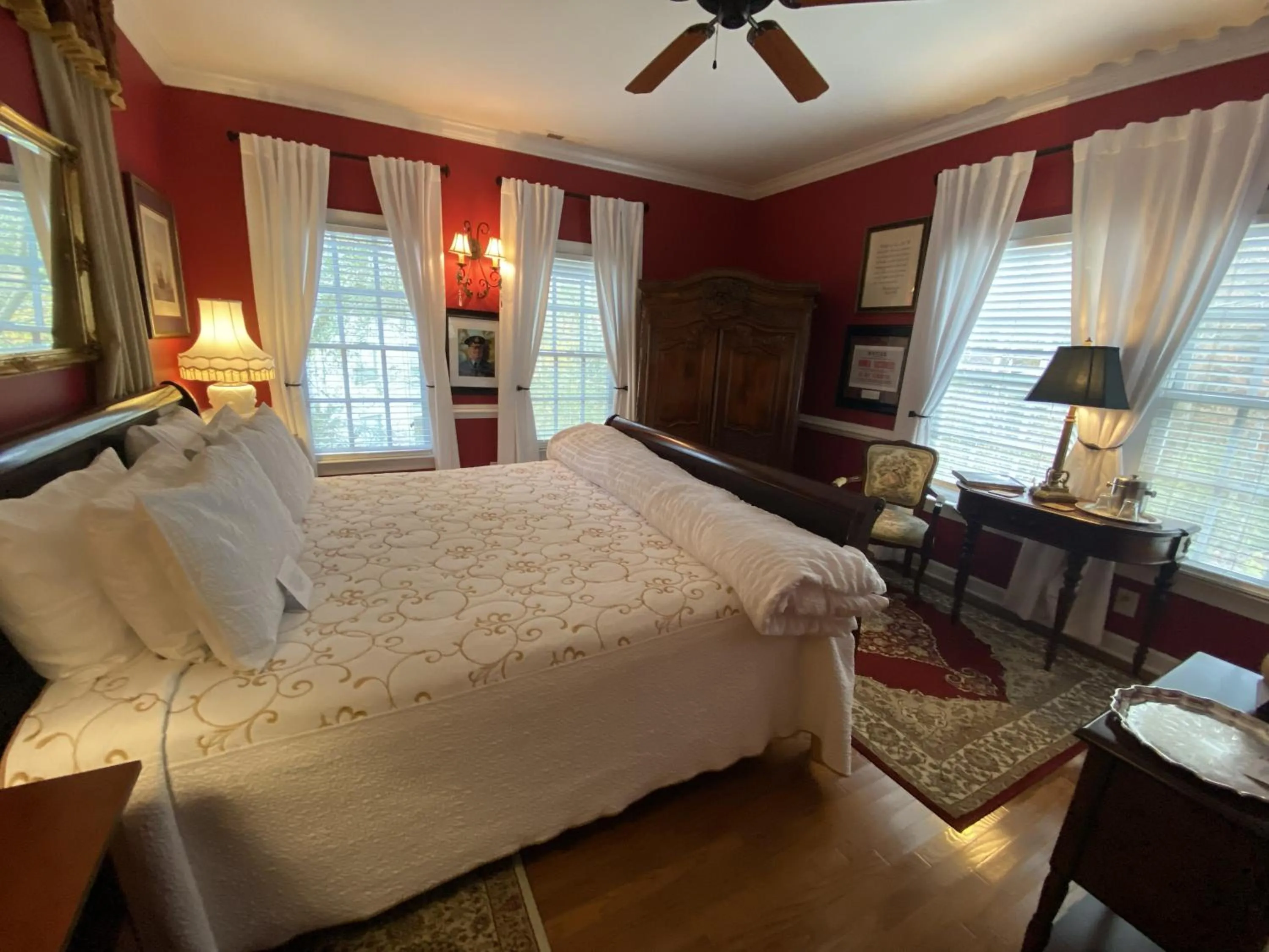 Bed in A Williamsburg White House Inn