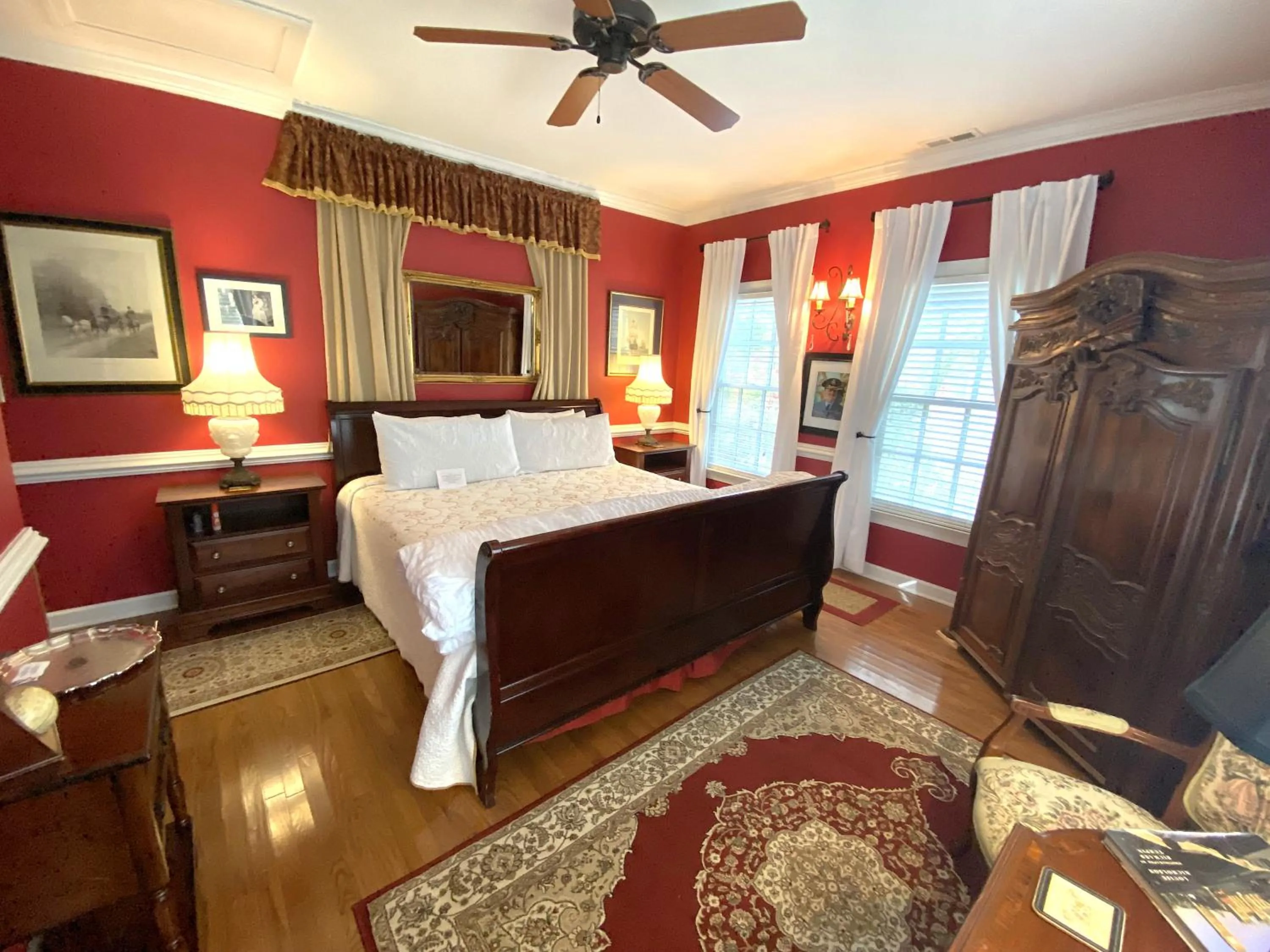 Bedroom, Bed in A Williamsburg White House Inn