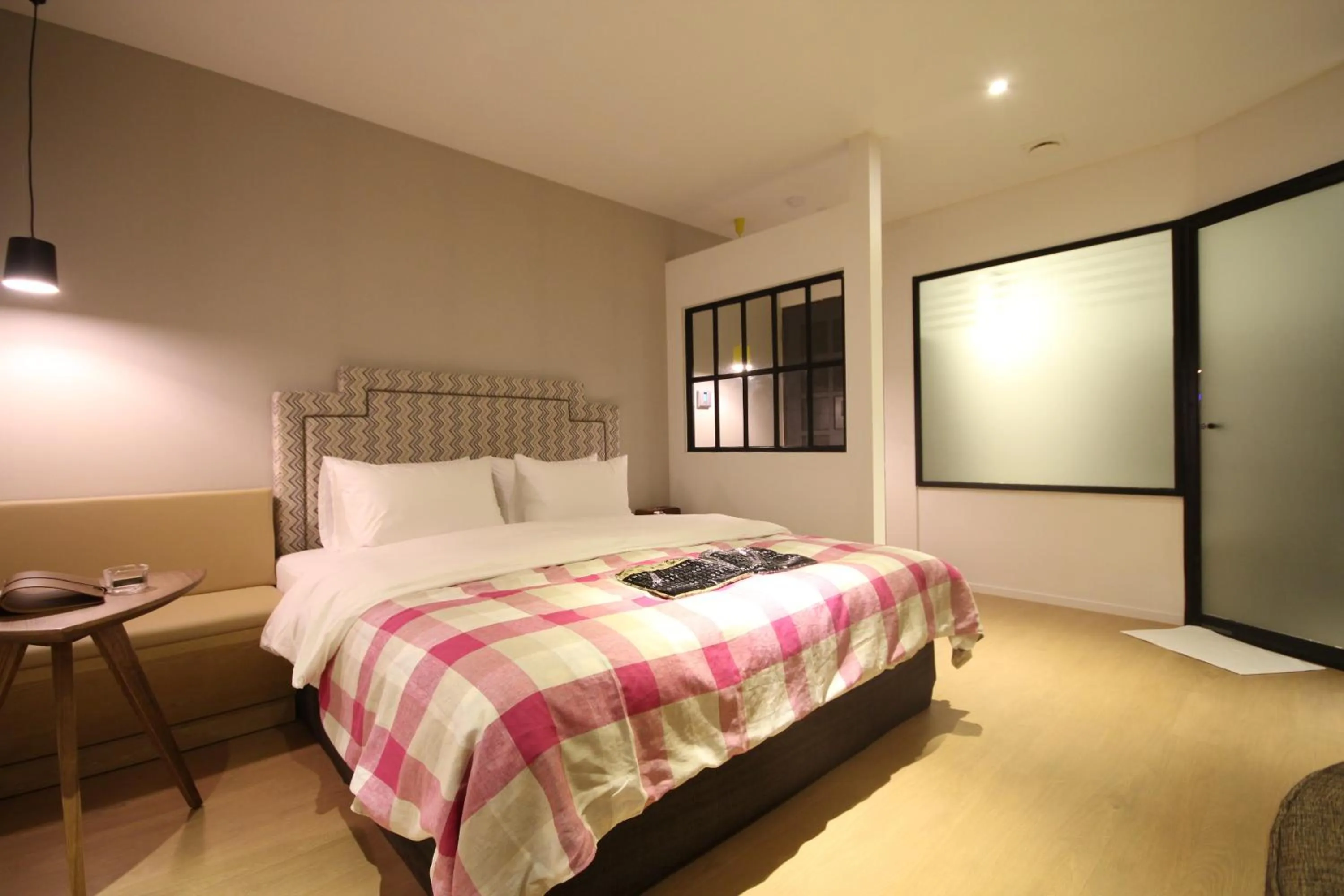 Photo of the whole room, Bed in Hotel 25 Seomyeon