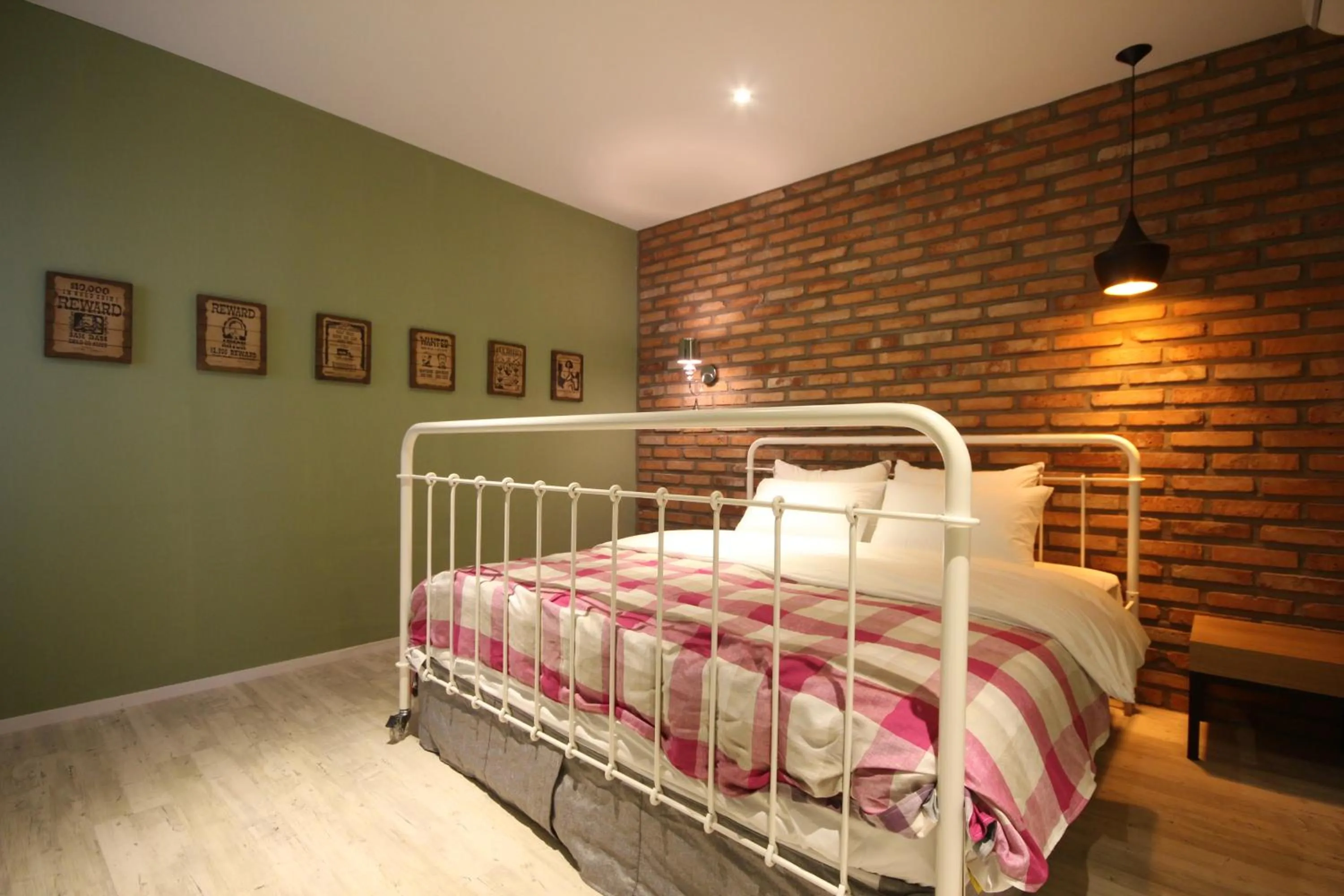 Photo of the whole room, Bed in Hotel 25 Seomyeon