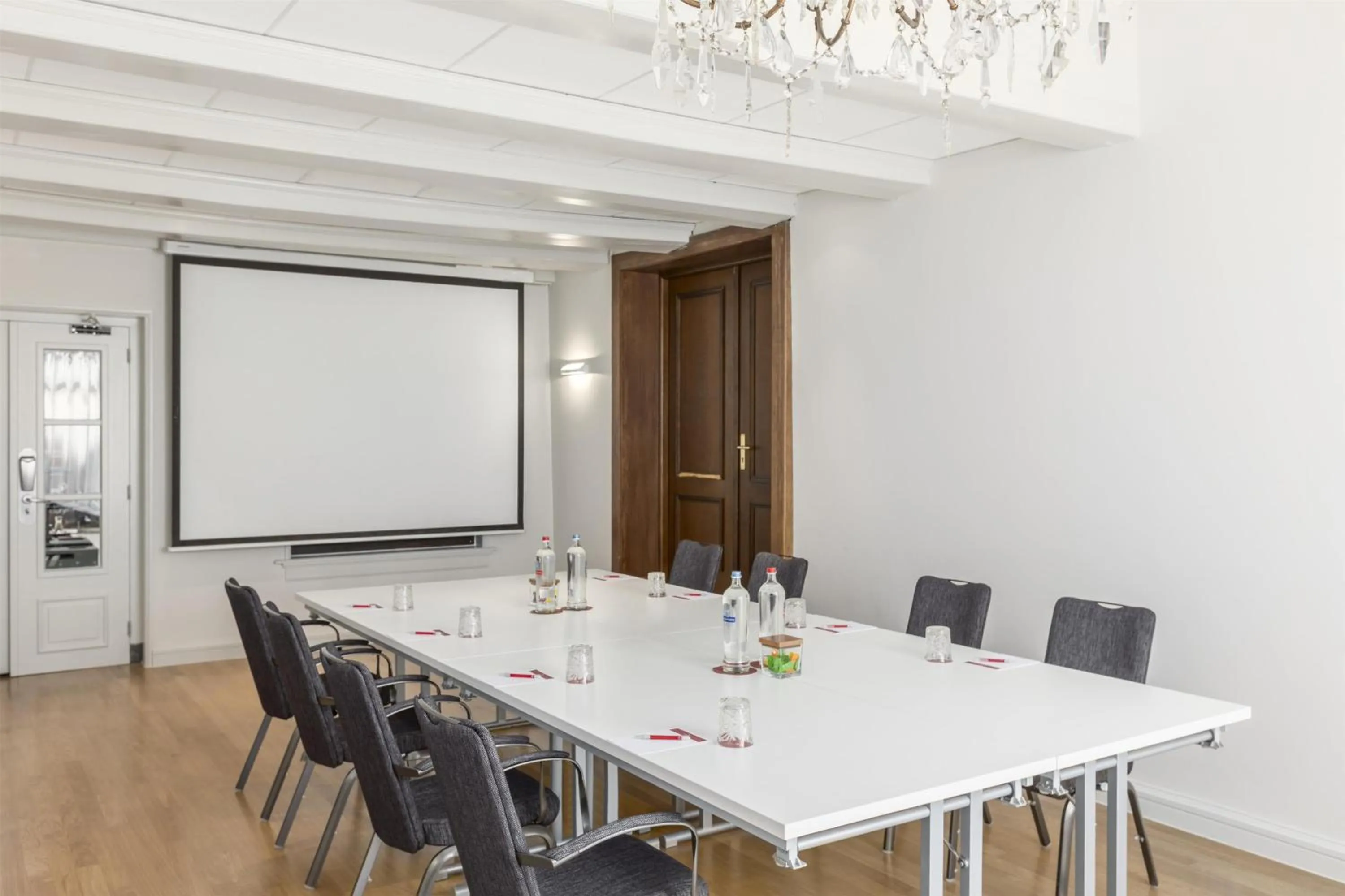 Lounge or bar in NH Collection Amsterdam Barbizon Palace