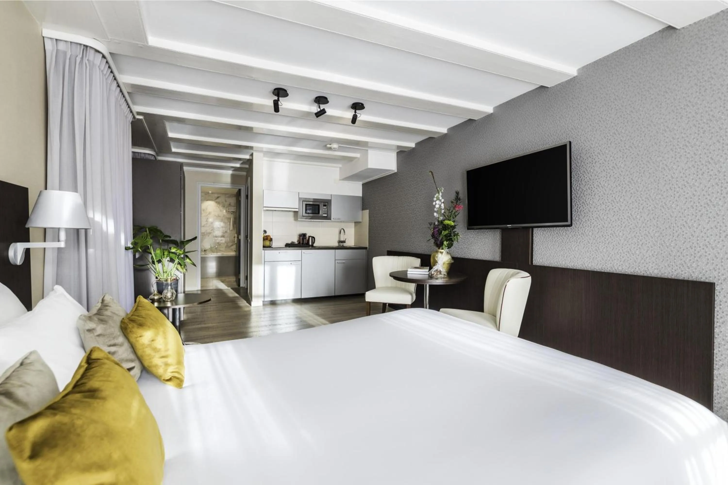 Lounge or bar, Bed in NH Collection Amsterdam Barbizon Palace