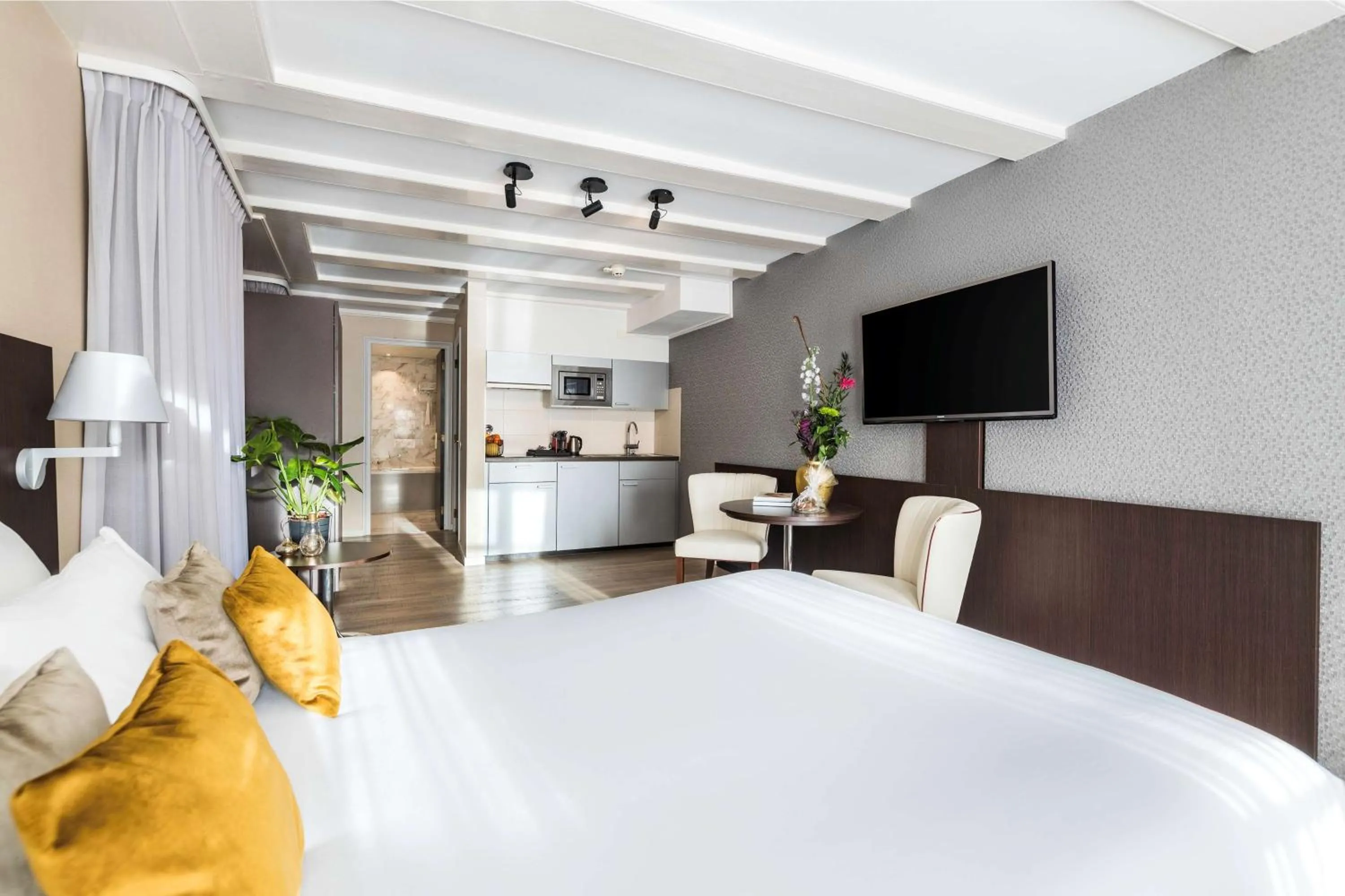 Bedroom, Bed in NH Collection Amsterdam Barbizon Palace