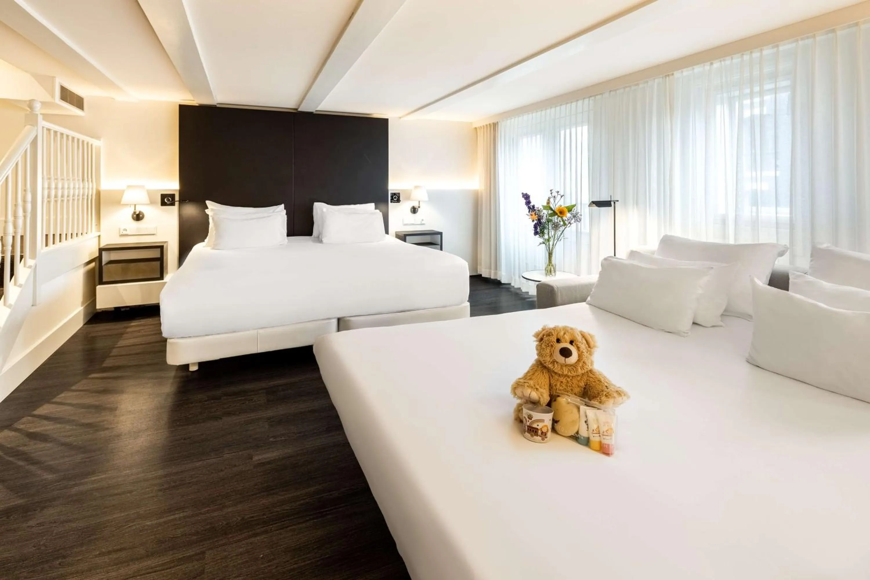 Bedroom, Bed in NH Collection Amsterdam Barbizon Palace