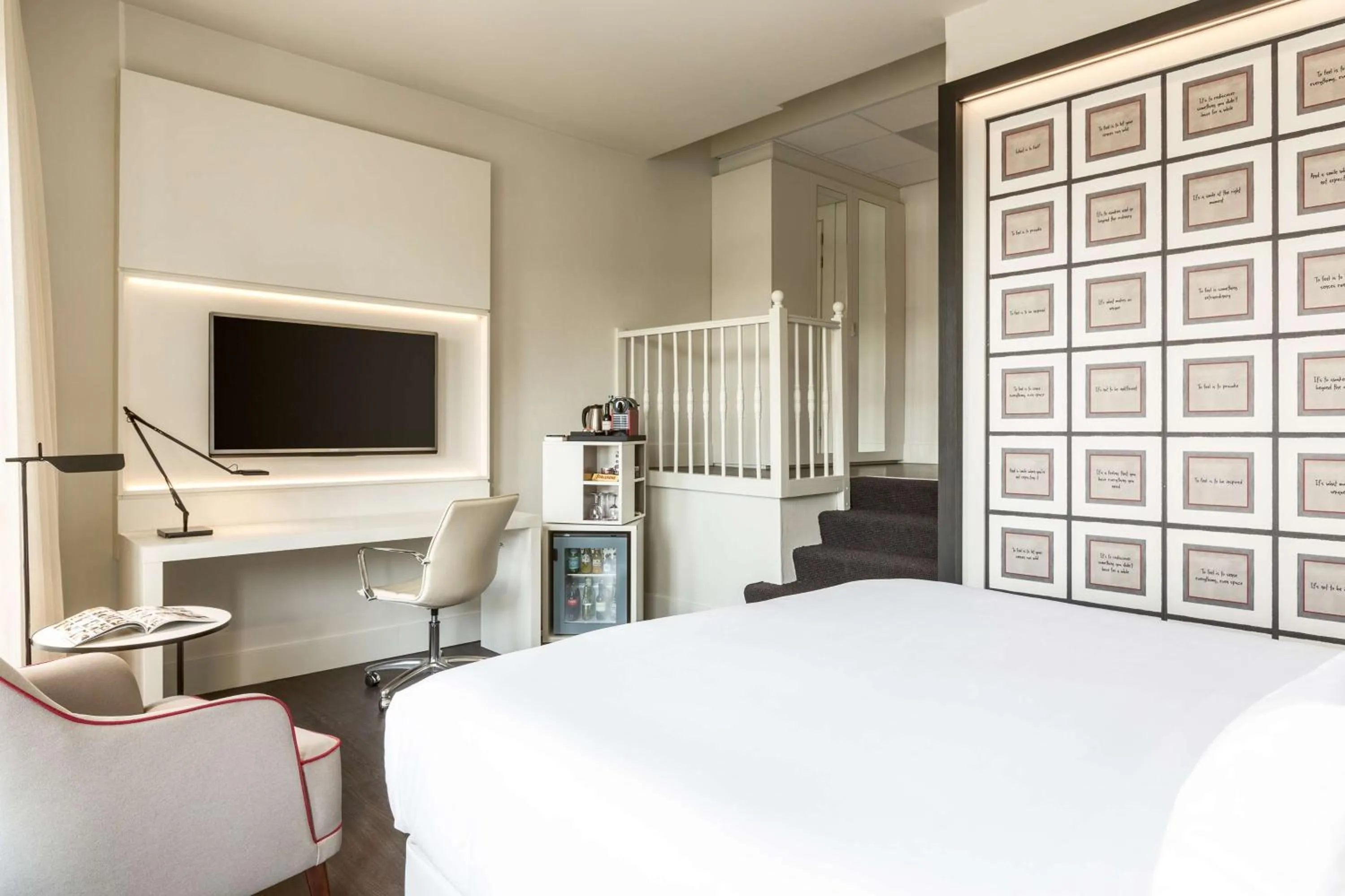 Bedroom, Bed in NH Collection Amsterdam Barbizon Palace