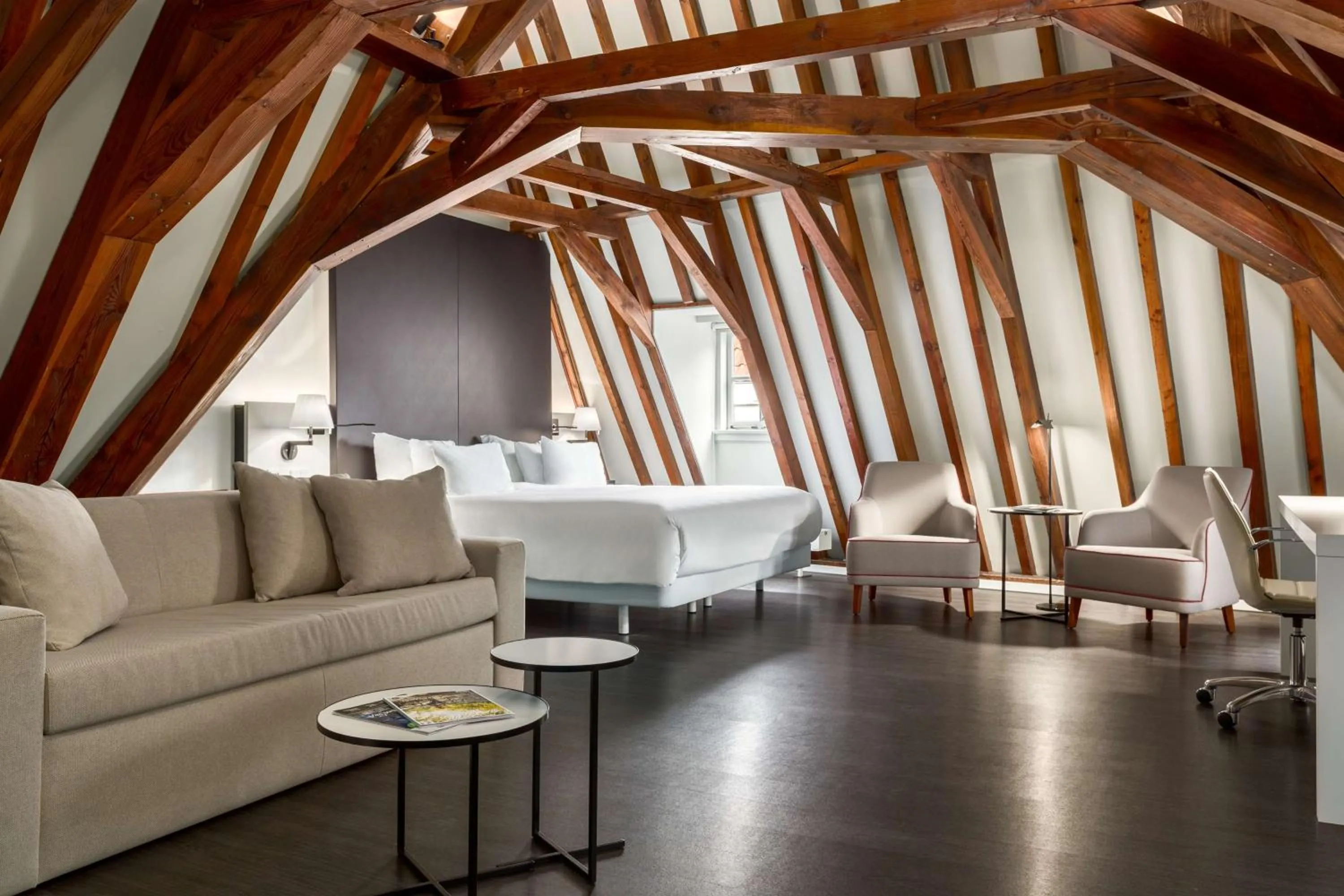 Photo of the whole room in NH Collection Amsterdam Barbizon Palace