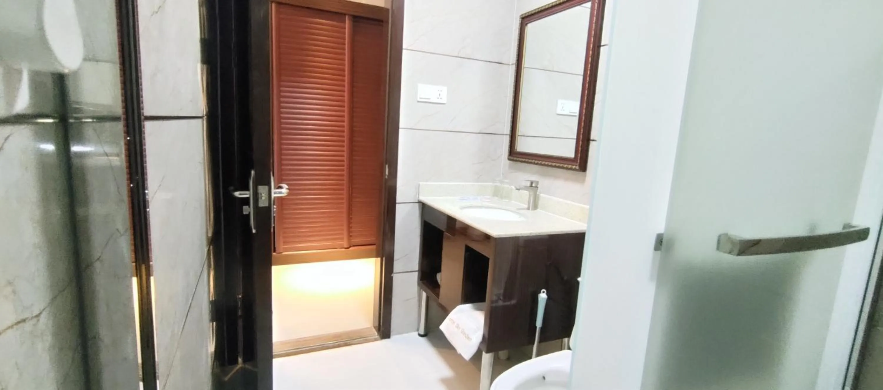 Shower in Sky Garden Hotel