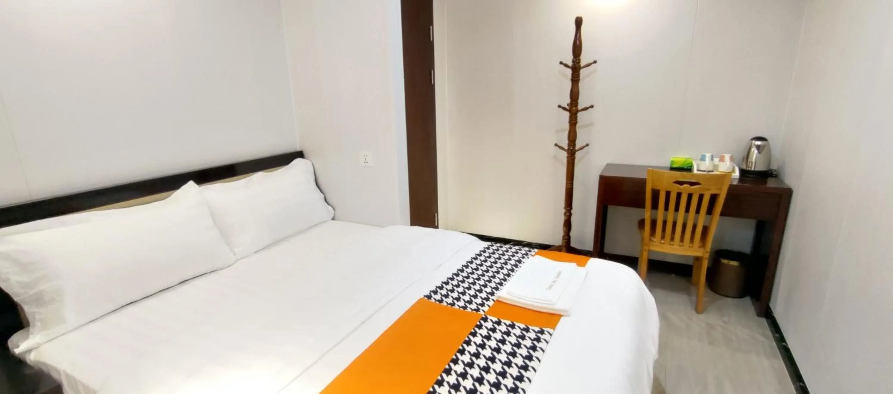 Photo of the whole room, Bed in Sky Garden Hotel