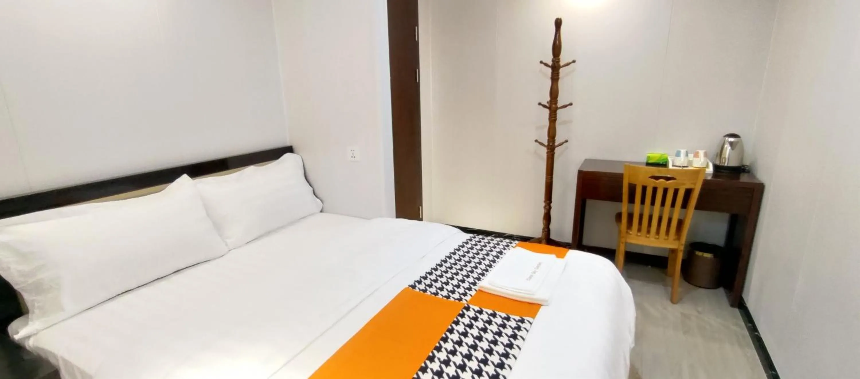 Photo of the whole room, Bed in Sky Garden Hotel