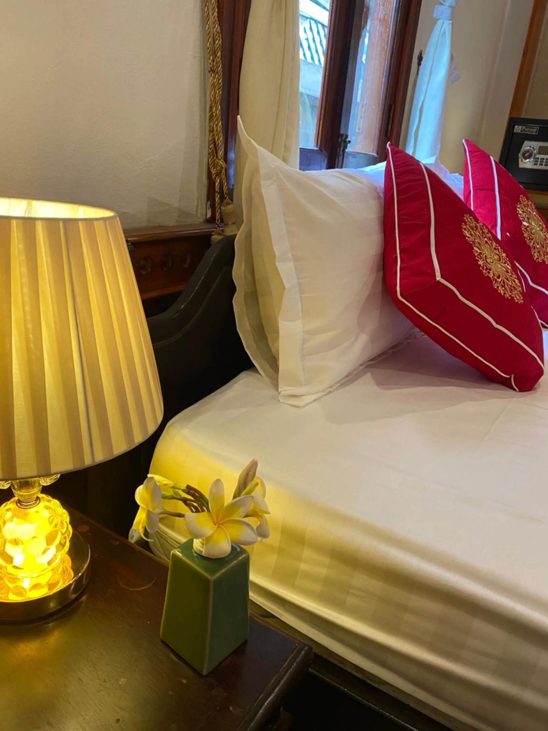 Photo of the whole room, Bed in Golden Lotus Boutique Hotel