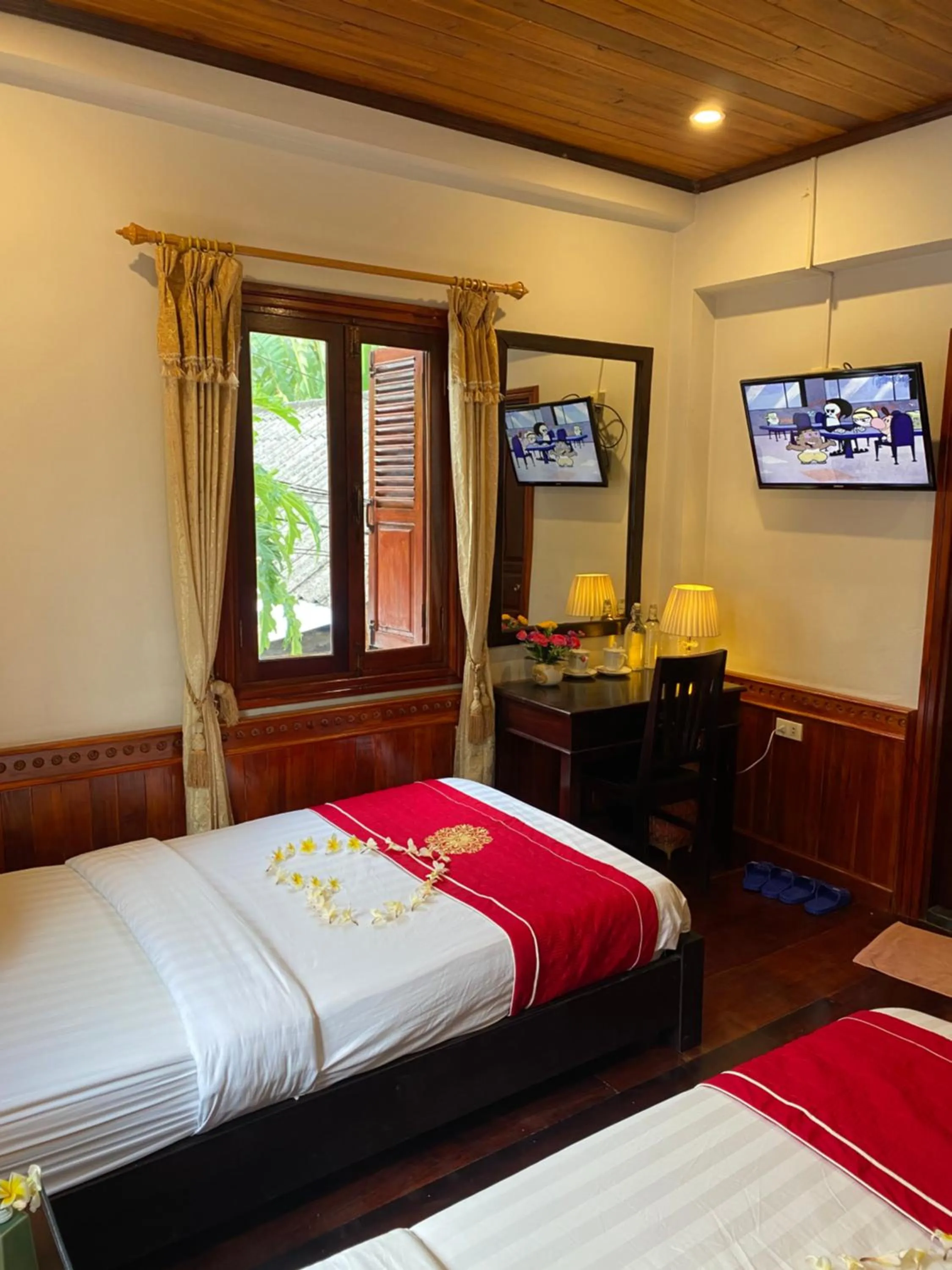 Photo of the whole room, Bed in Golden Lotus Boutique Hotel