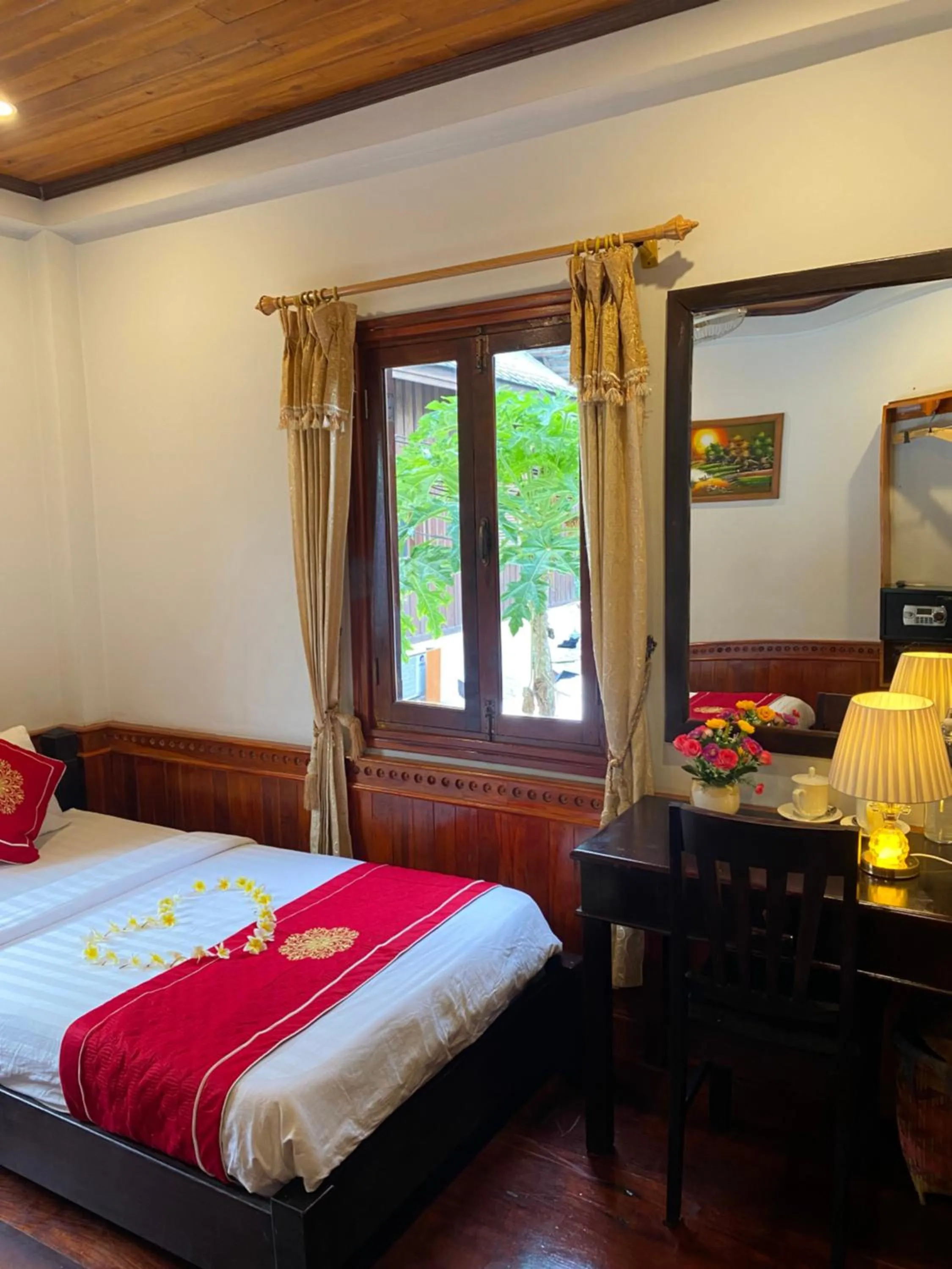 Bedroom, Bed in Golden Lotus Boutique Hotel