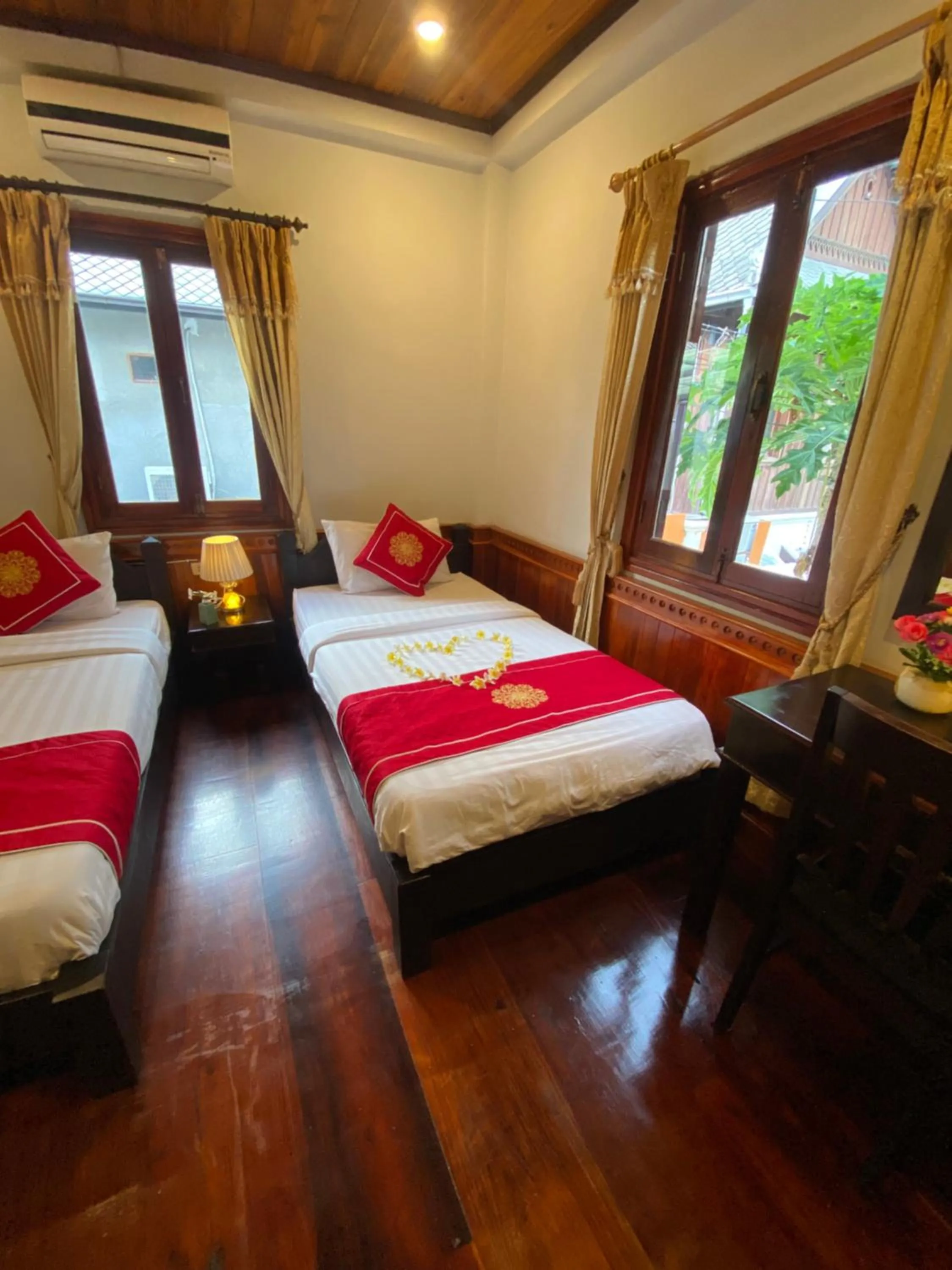 Photo of the whole room, Bed in Golden Lotus Boutique Hotel