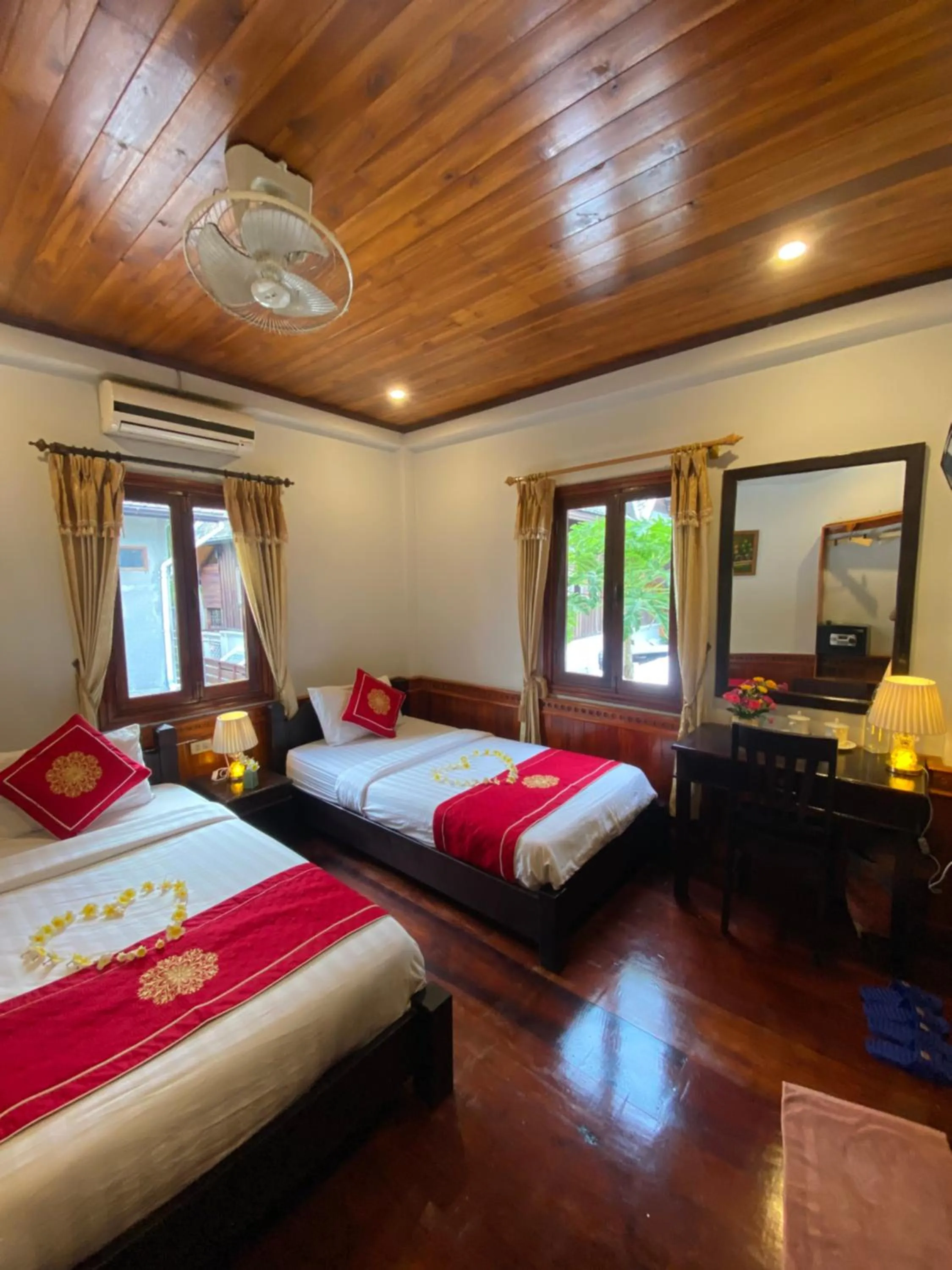 Photo of the whole room, Bed in Golden Lotus Boutique Hotel