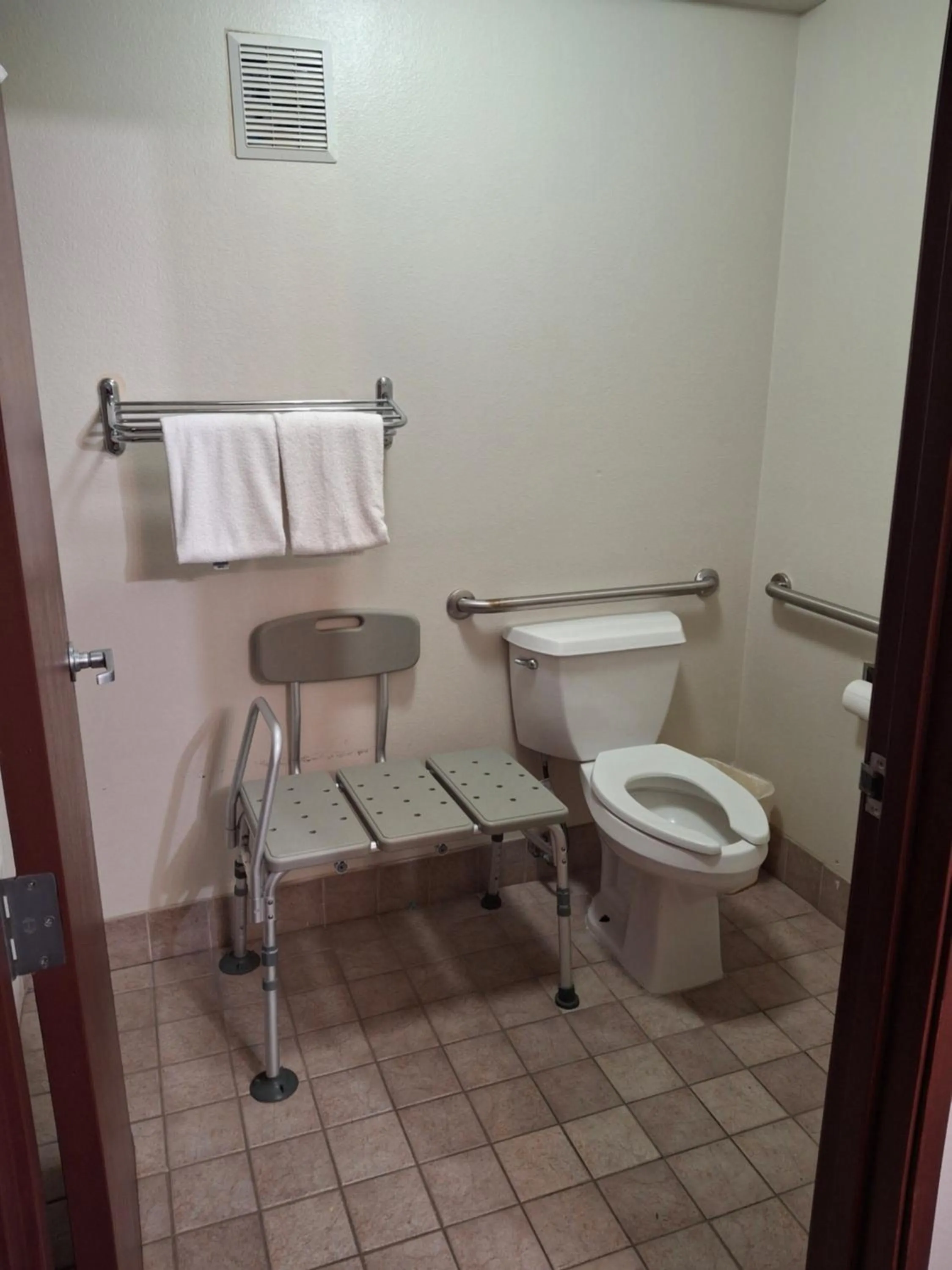 Toppenish Inn and Suites