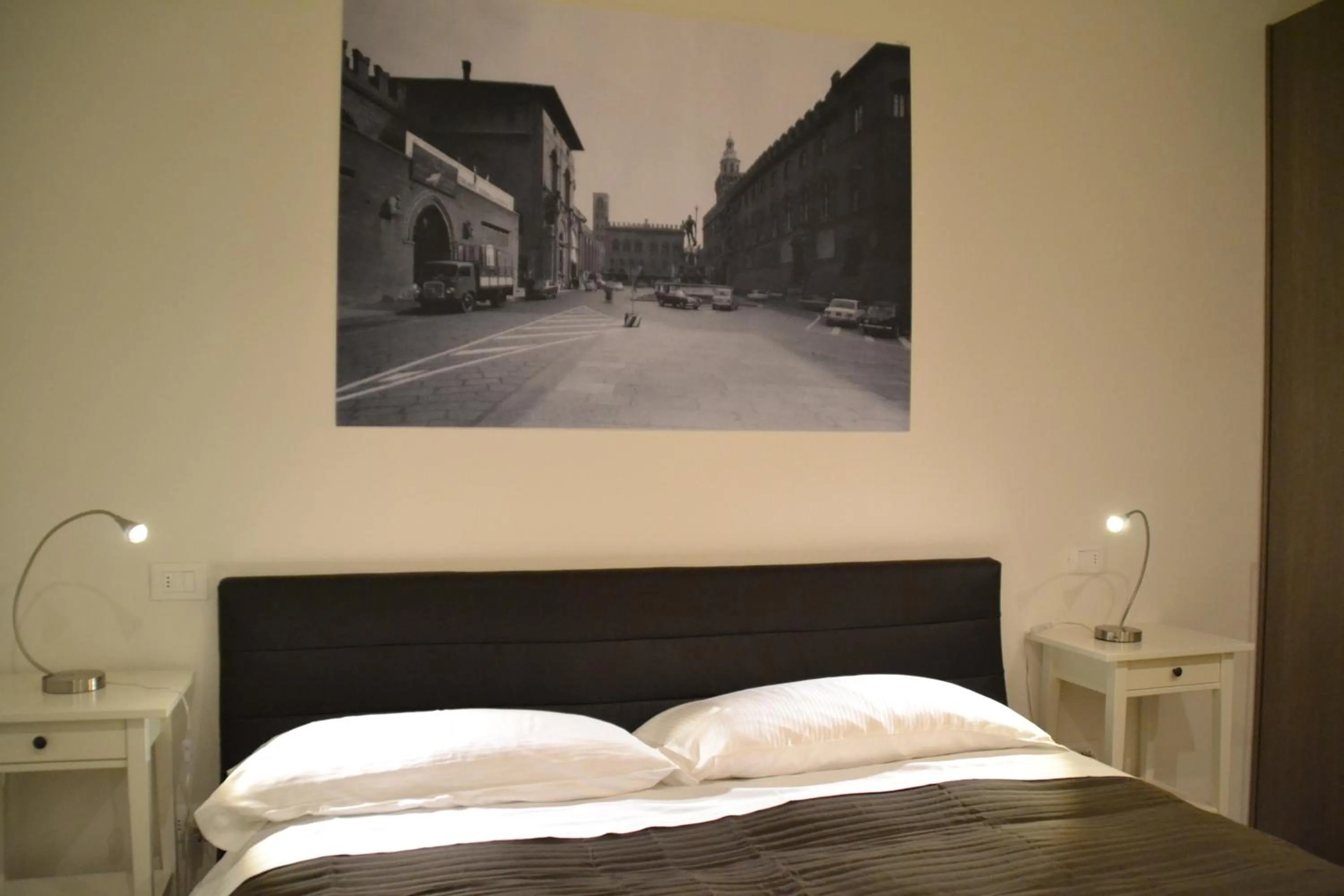 Decorative detail, Bed in B&B Dell'Orso - Affittacamere - Guest house