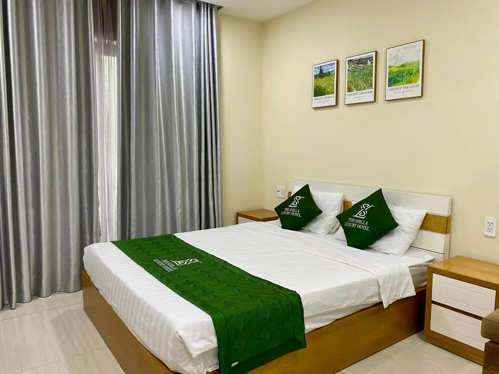 Deluxe Double Room with Bath in The Shilla Luxury I Hotel-더신라럭셔리호텔 Deluxe Double Room with Bath in The Shilla Luxury I Hotel-더신라럭셔리호텔