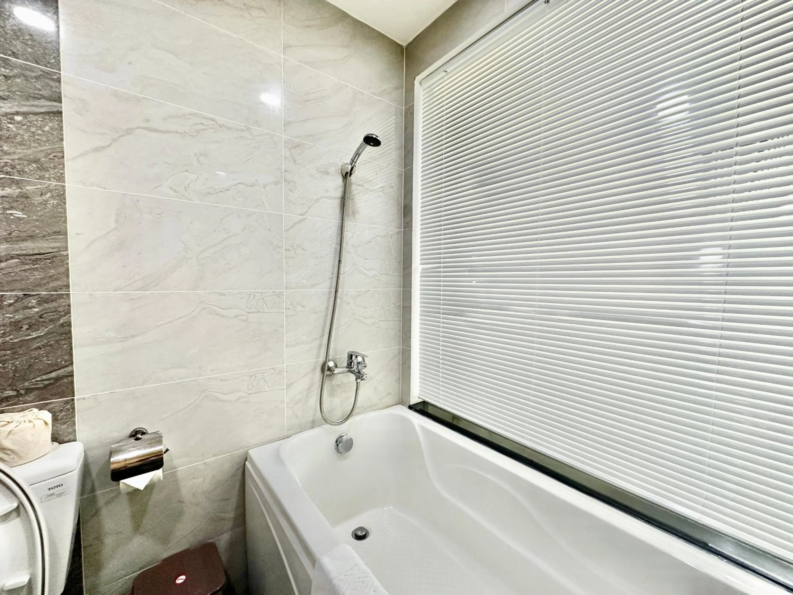 Shower in The Shilla Luxury I Hotel-더신라럭셔리호텔