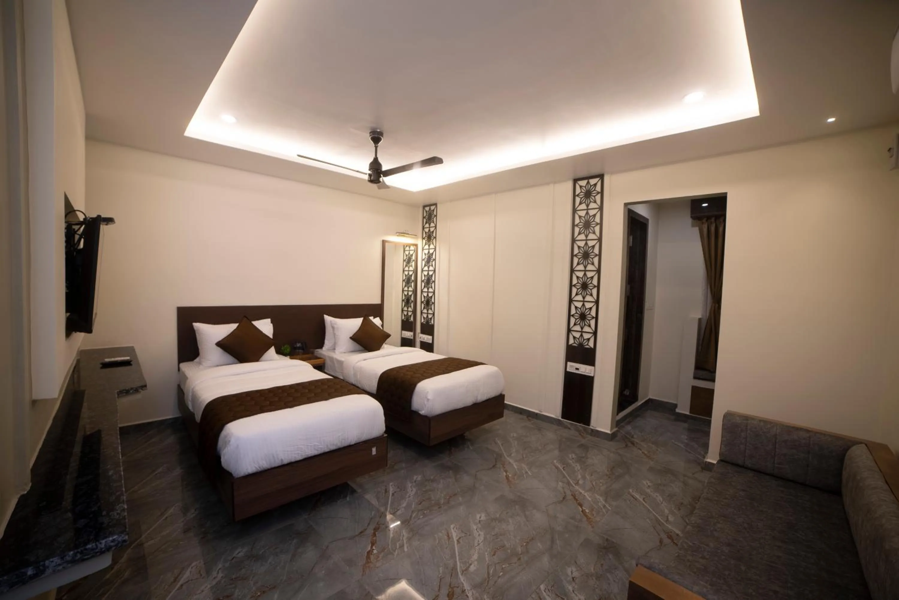 Shower, Bed in MURALI KRISHNA APART HOTEL