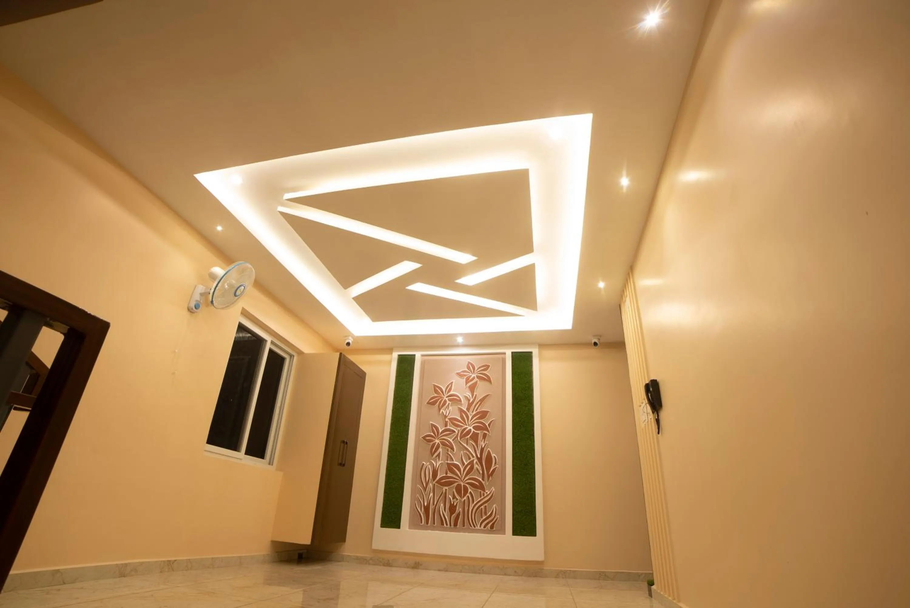 MURALI KRISHNA APART HOTEL