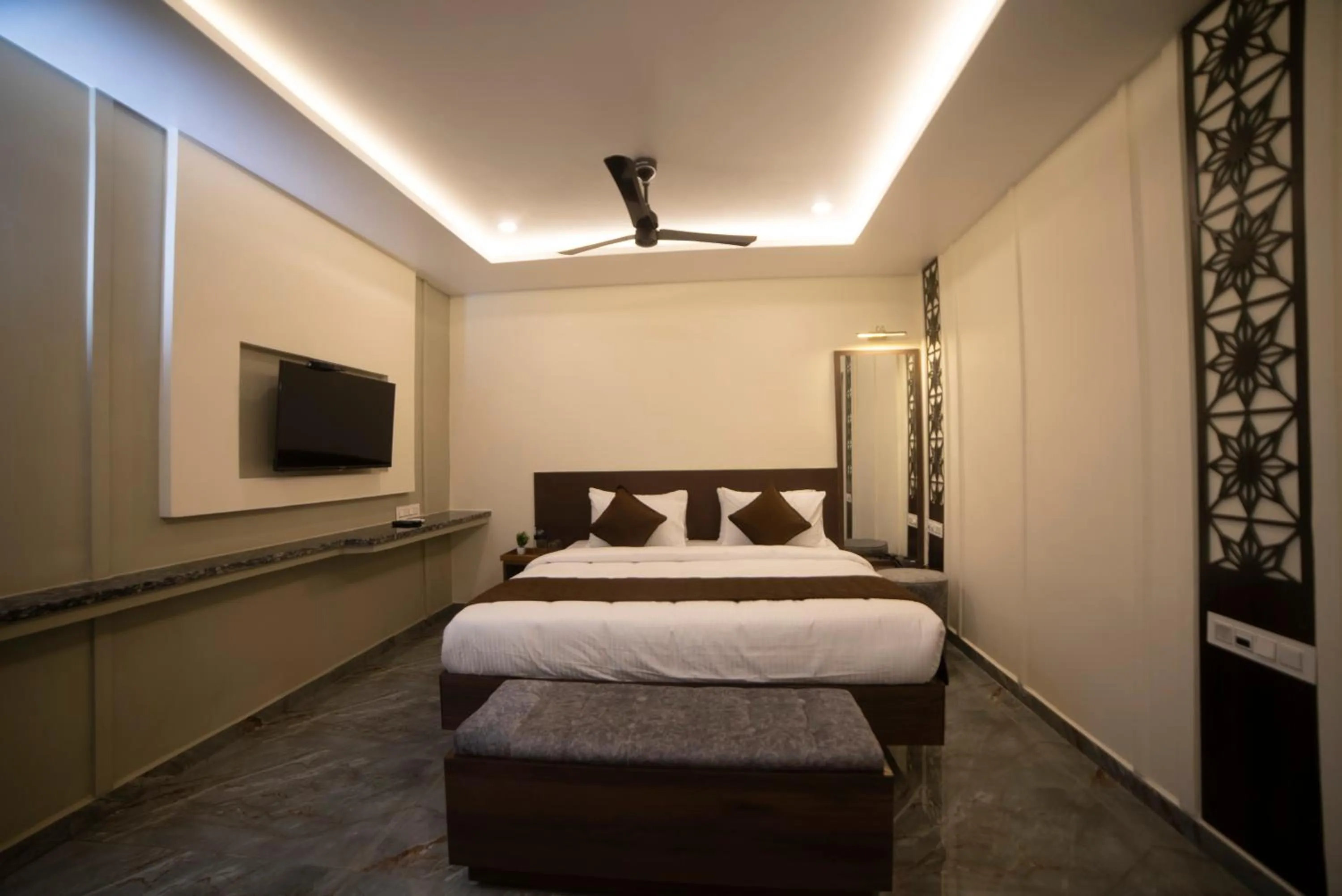 Shower, Bed in MURALI KRISHNA APART HOTEL