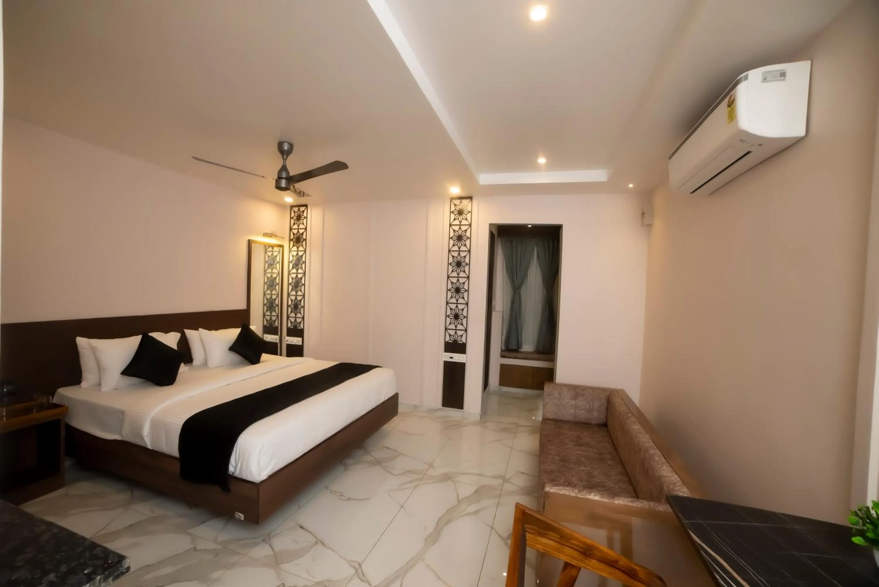 Shower, Bed in MURALI KRISHNA APART HOTEL
