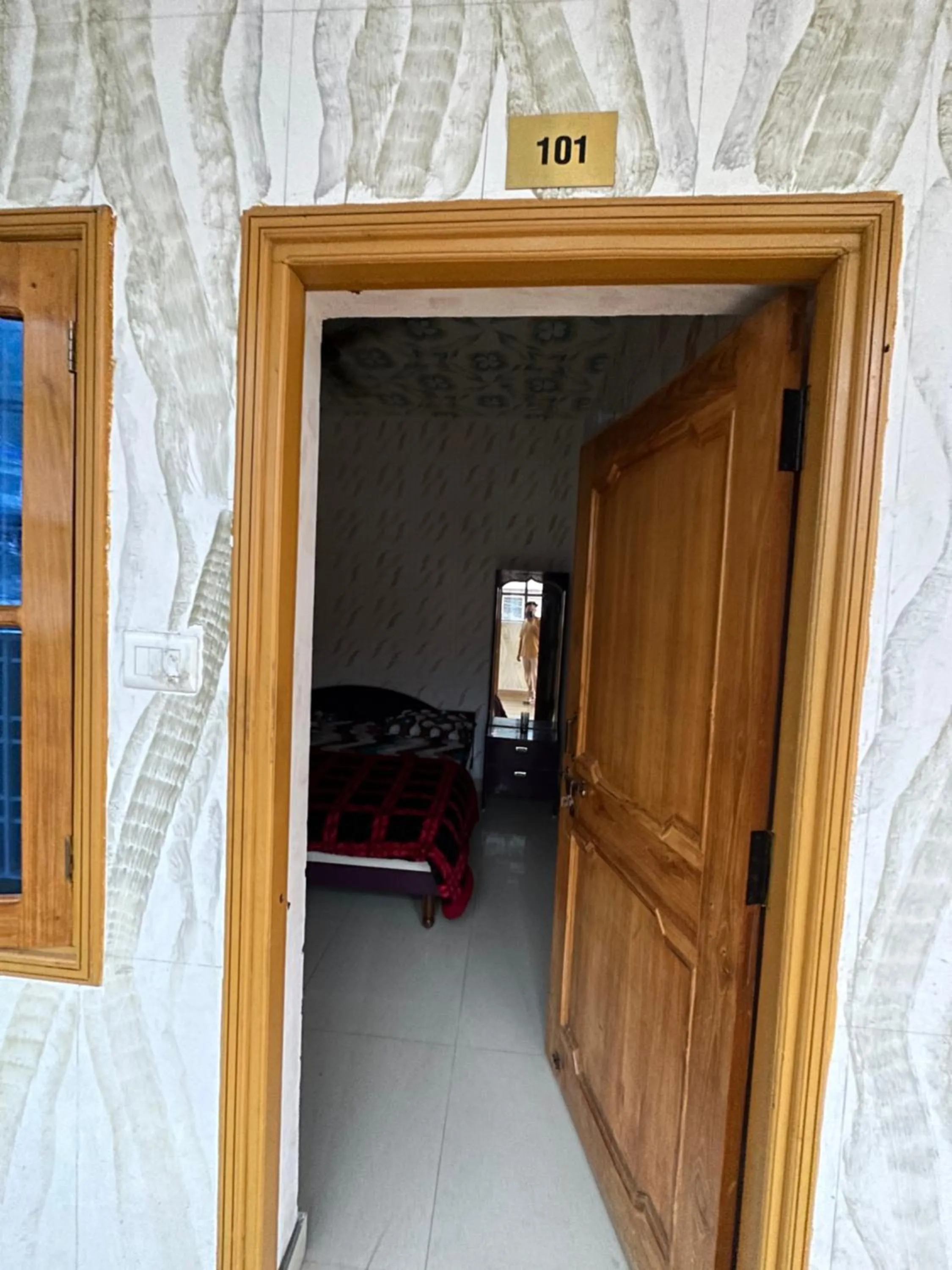 wardrobe in Hotel Maheshwari & Banquet Hall