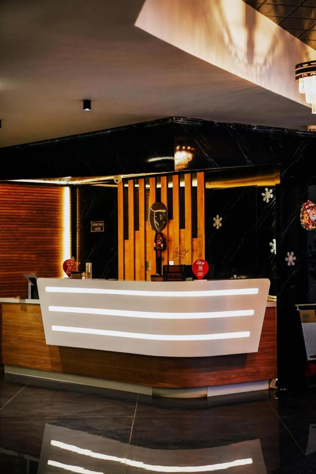 Lobby or reception in Midis Otel