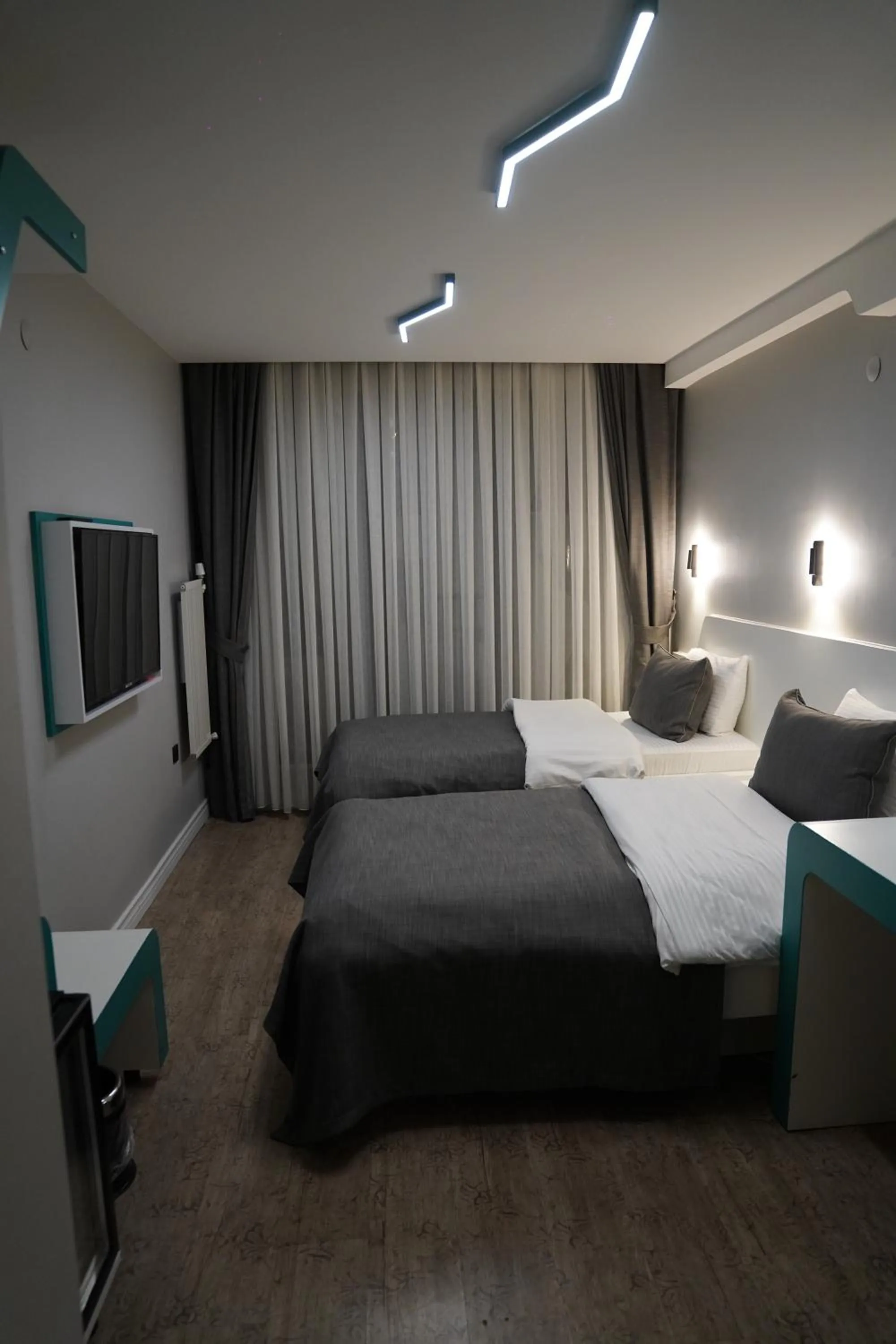 Bed in Midis Otel