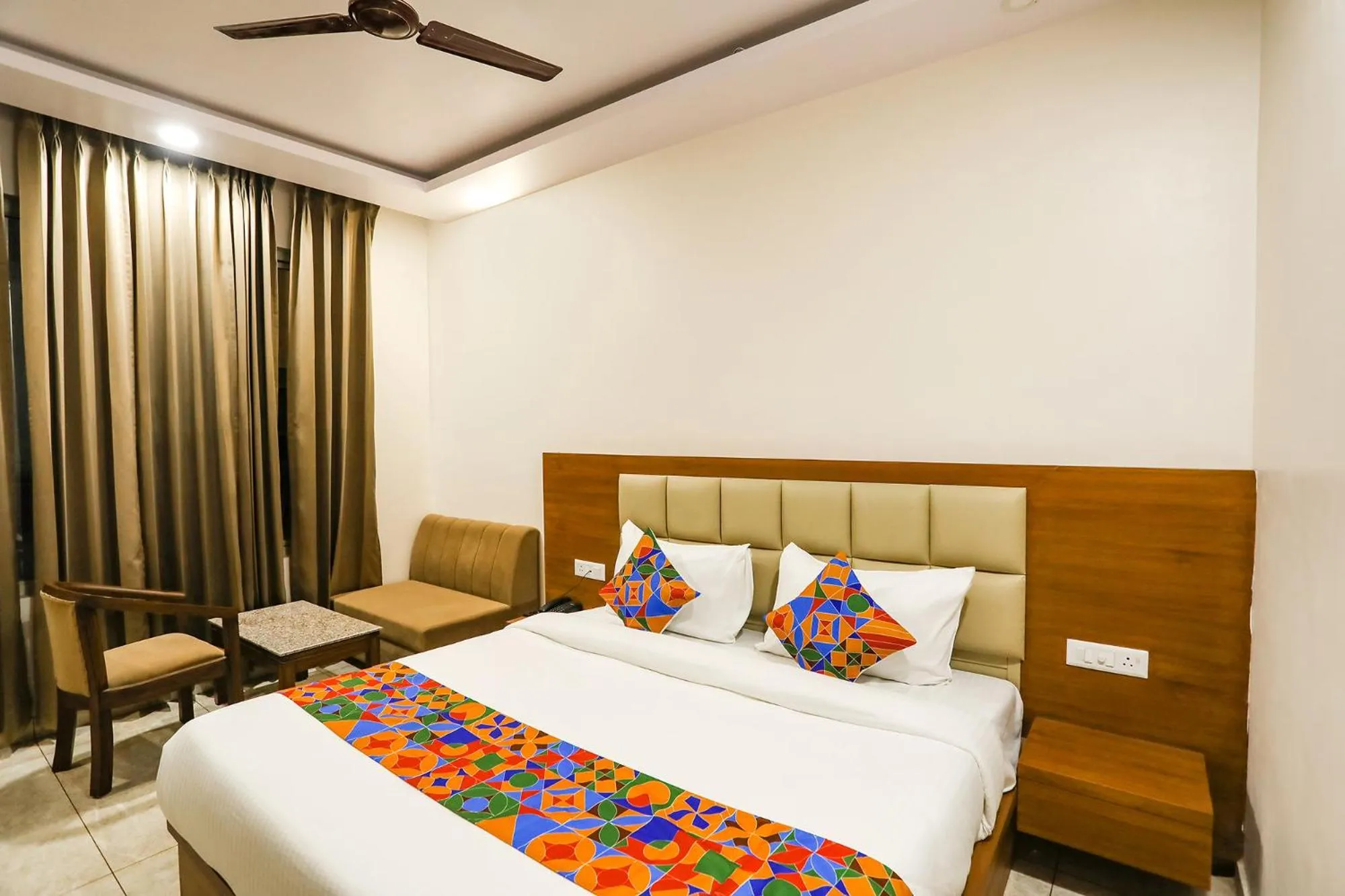 Photo of the whole room, Bed in FabHotel Aman Sara