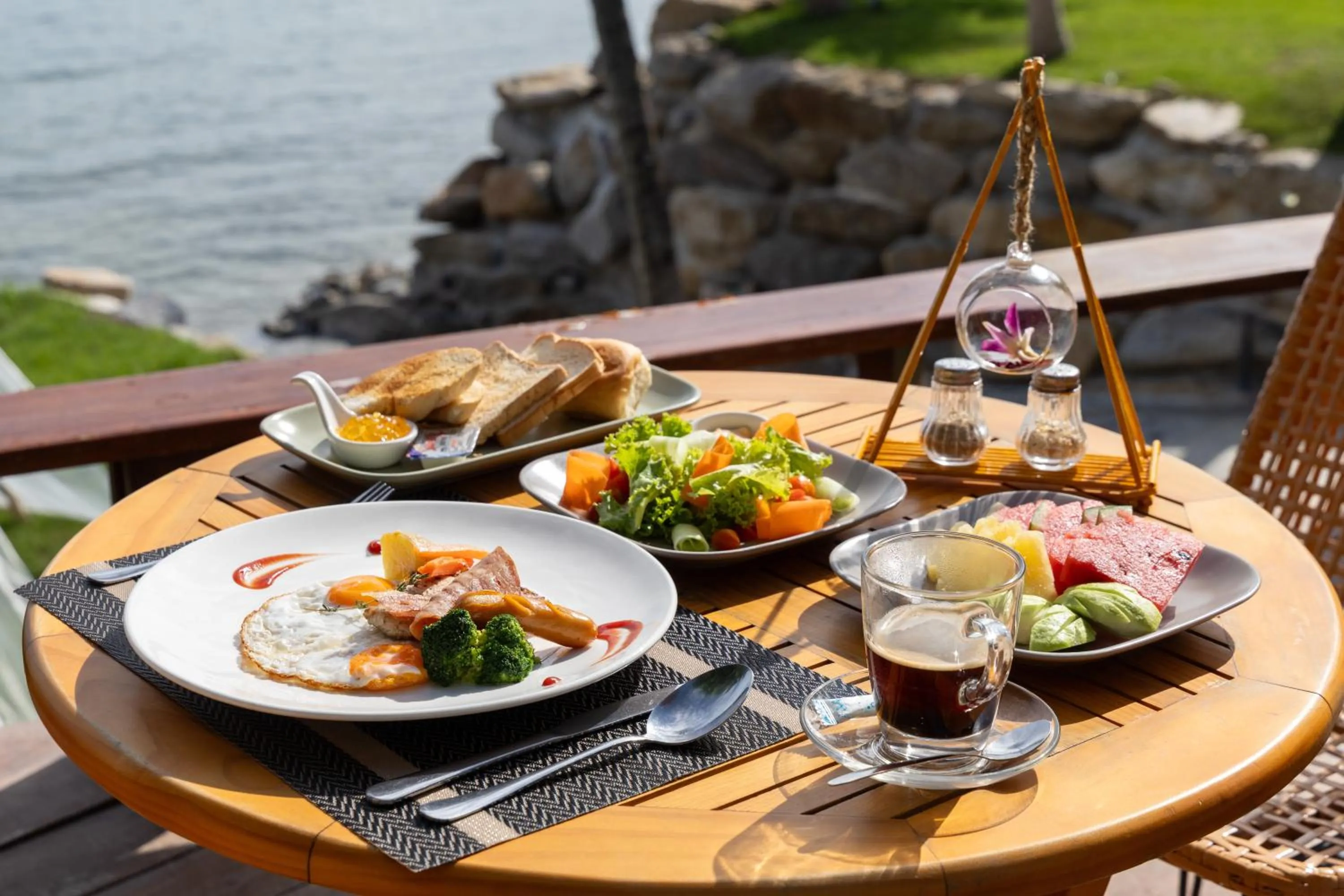 Restaurant/places to eat in X-Sea Khanom Harbor Bay Resort